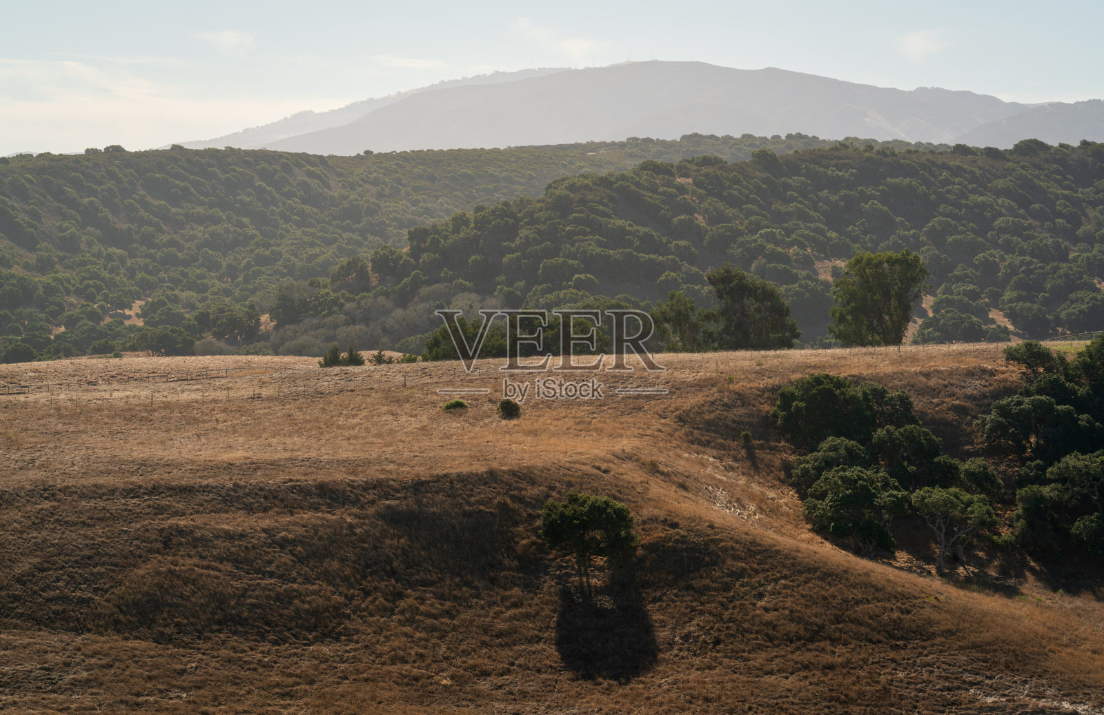 福特奥德国家纪念碑的丘陵景观照片摄影图片