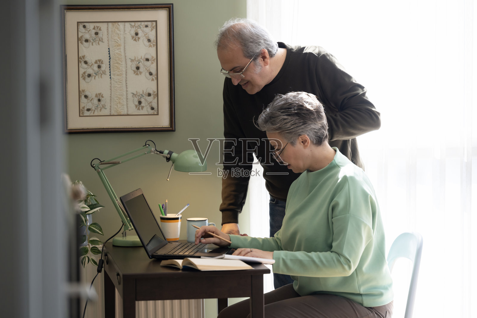 在家在线教育照片摄影图片