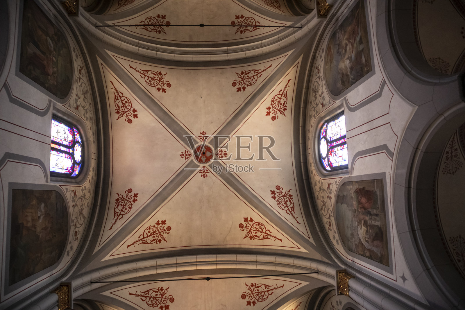 奥地利蒂罗尔州特尔夫斯的彼得与保罗教堂照片摄影图片