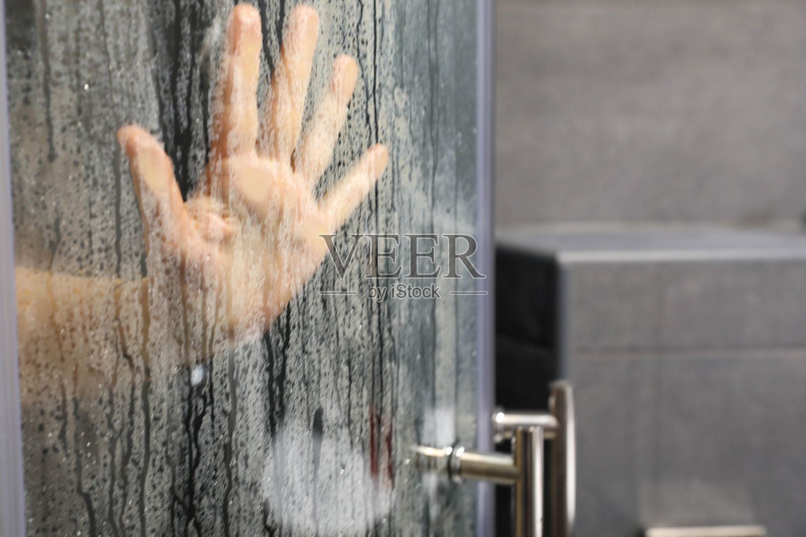 玻璃背后照片摄影图片