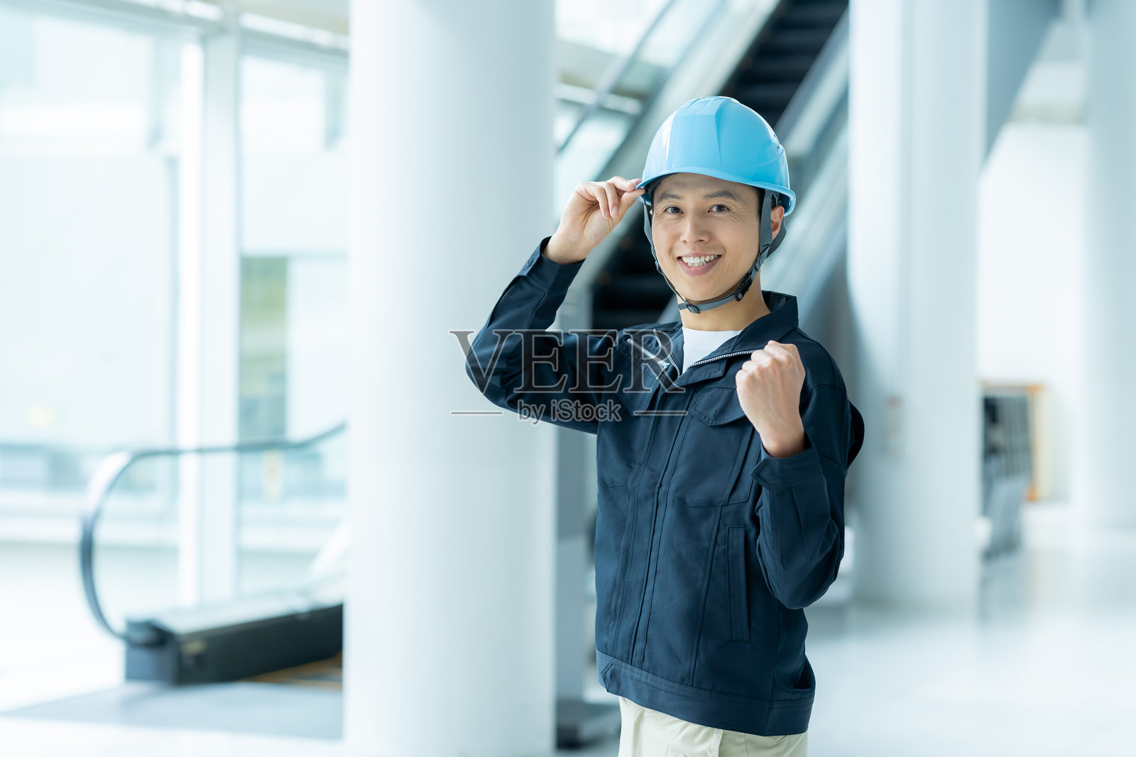 穿着工作服的商人照片摄影图片