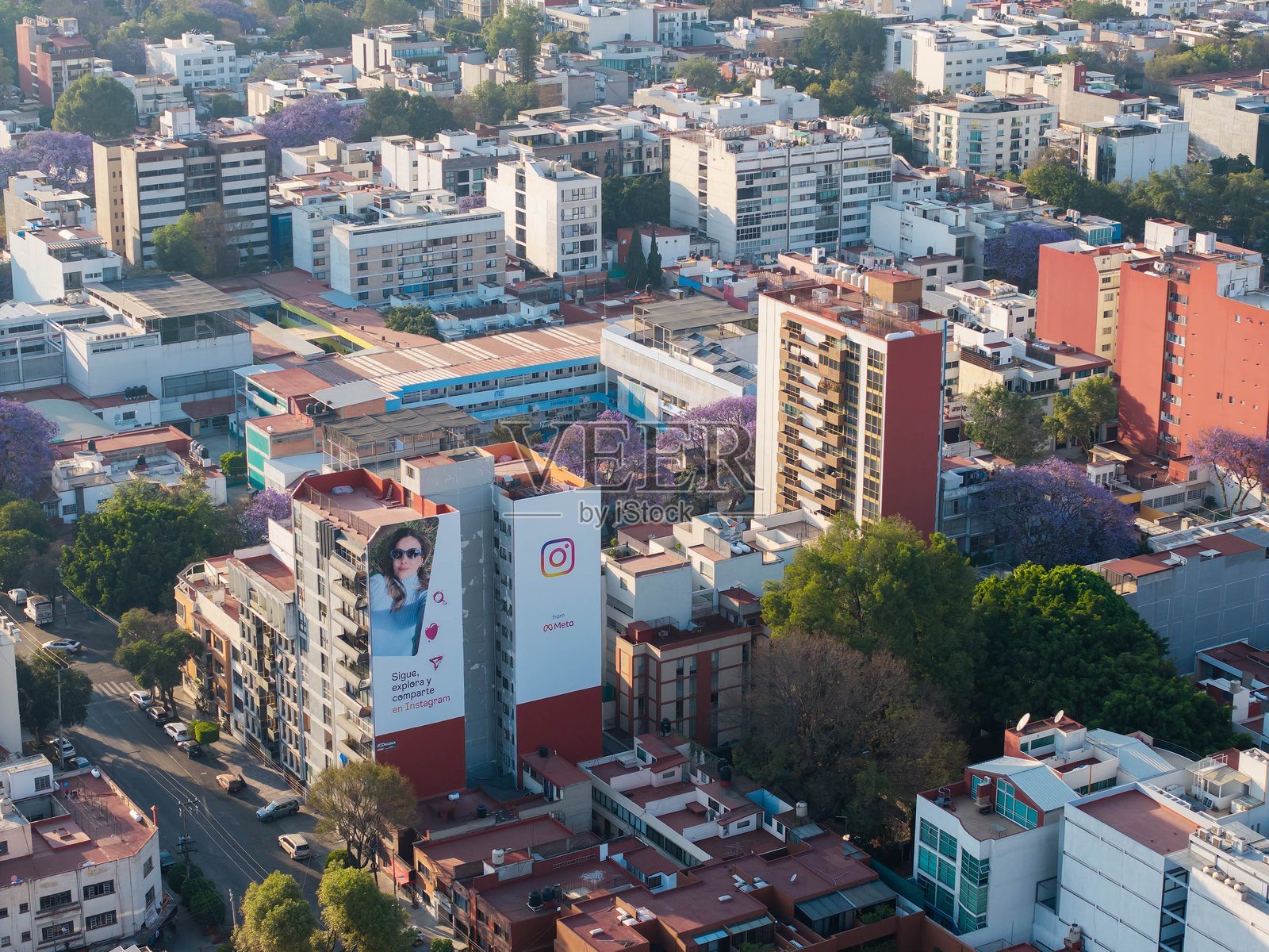 墨西哥城科洛尼亚德尔瓦耶的阳光明媚的下午无人机照片照片摄影图片