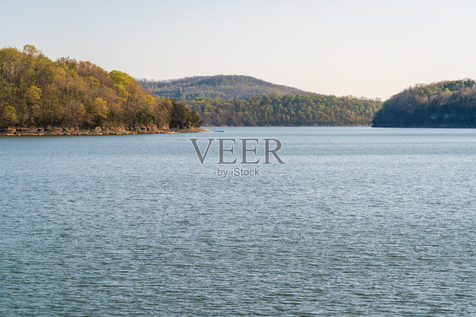 怀茨伯勒休闲区的河流景观,坎伯兰湖照片摄影图片