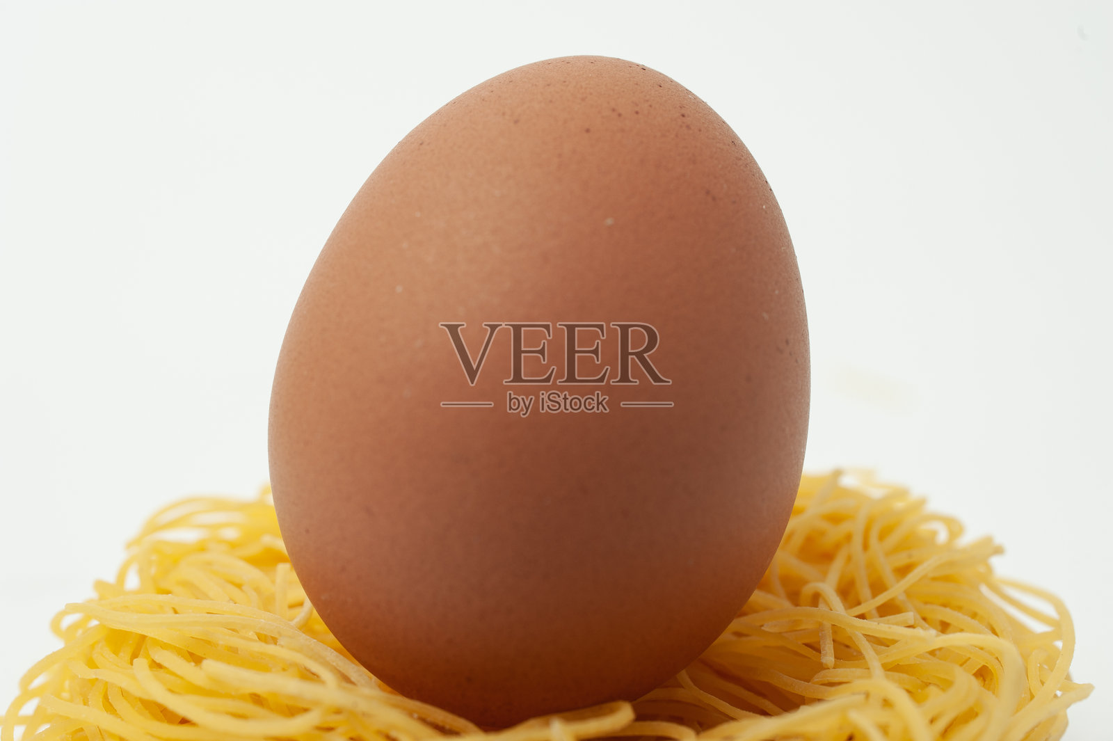 准备好的蛋面待烹饪照片摄影图片