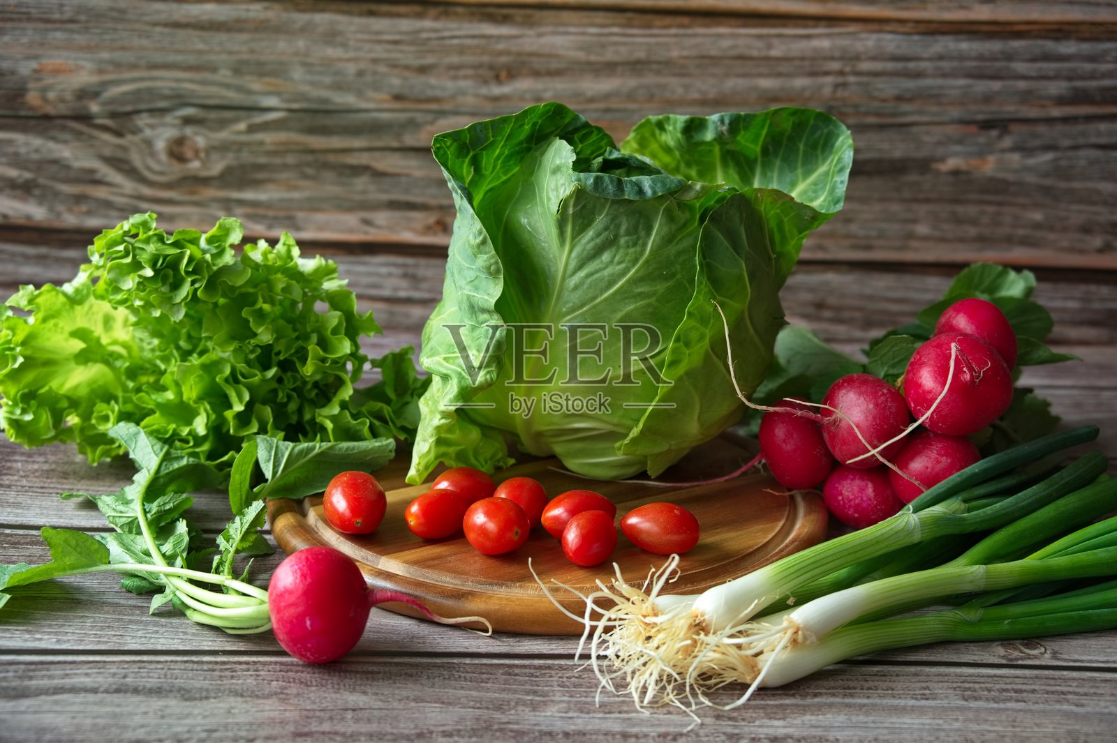 木质背景上的蔬菜照片摄影图片