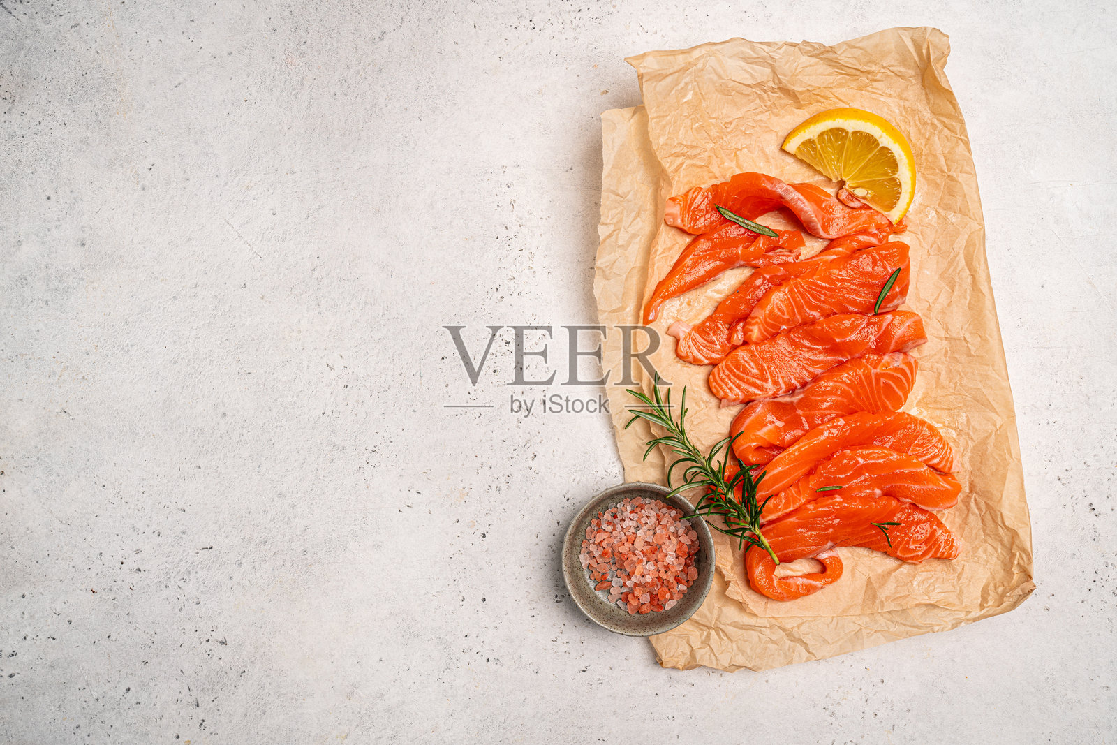 传统挪威新鲜三文鱼切片照片摄影图片