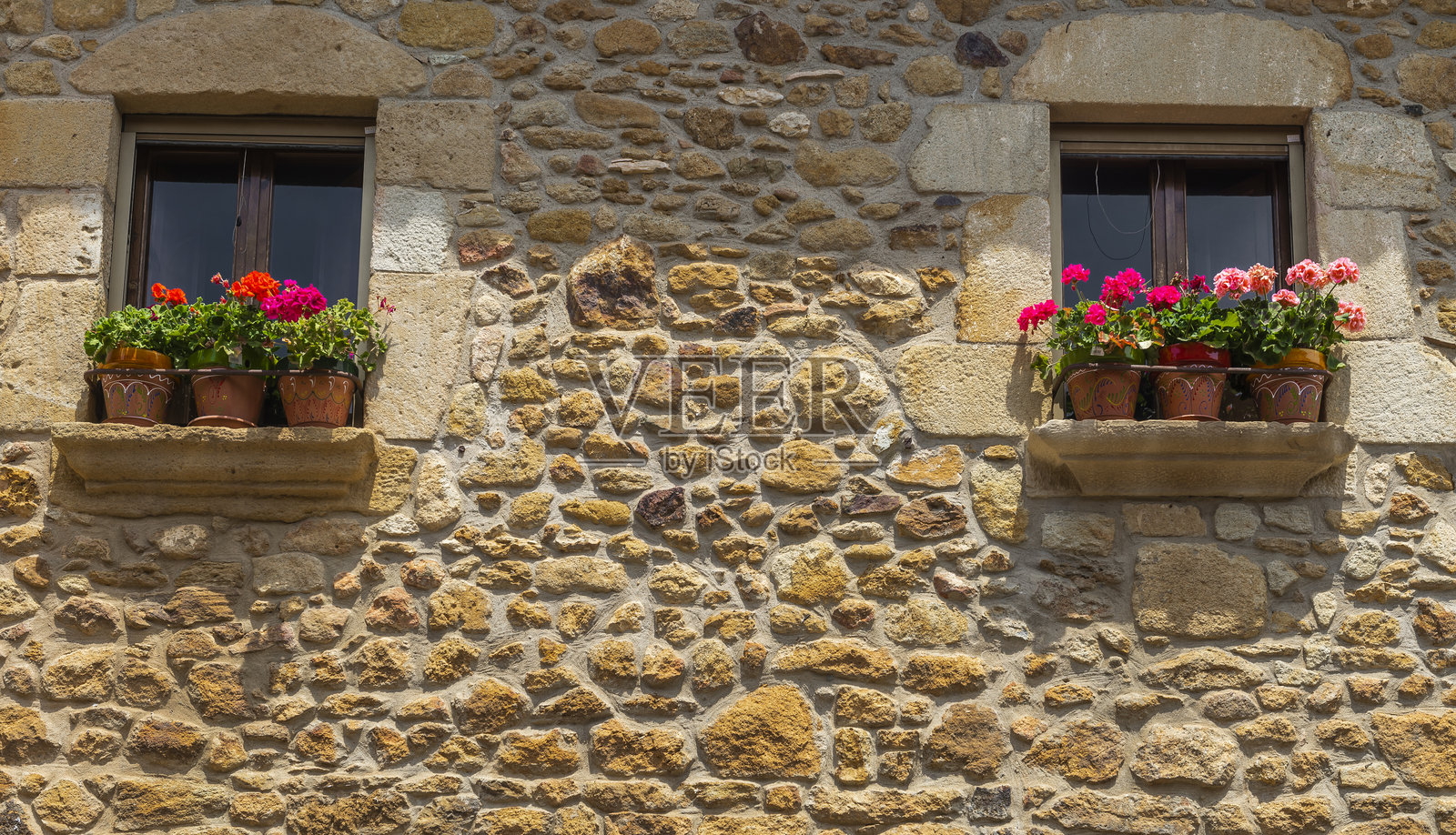 帕尔斯是西班牙北部加泰罗尼亚的一个中世纪小镇,位于布拉瓦海岸。照片摄影图片