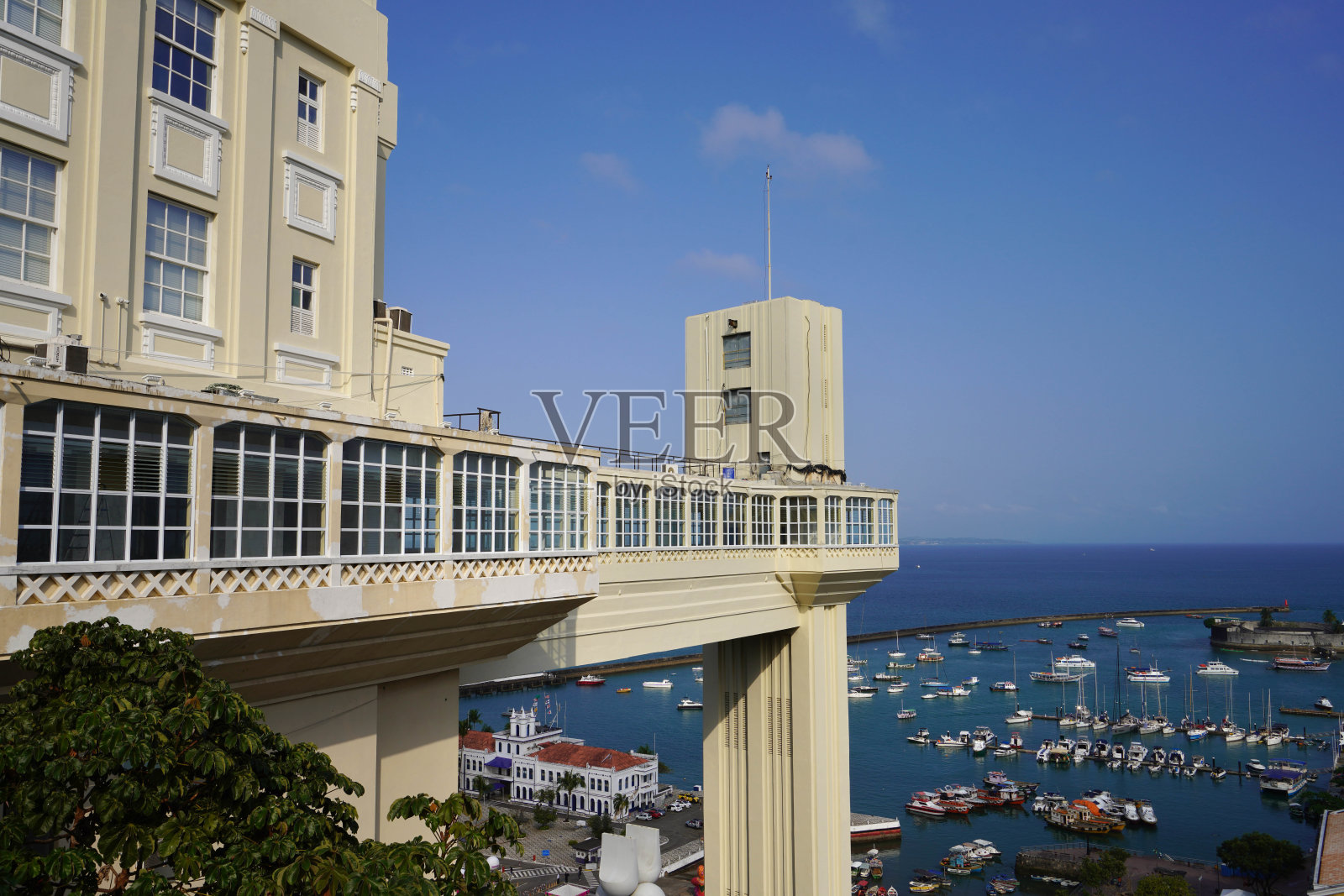 巴西萨尔瓦多的拉塞尔达电梯和港口照片摄影图片