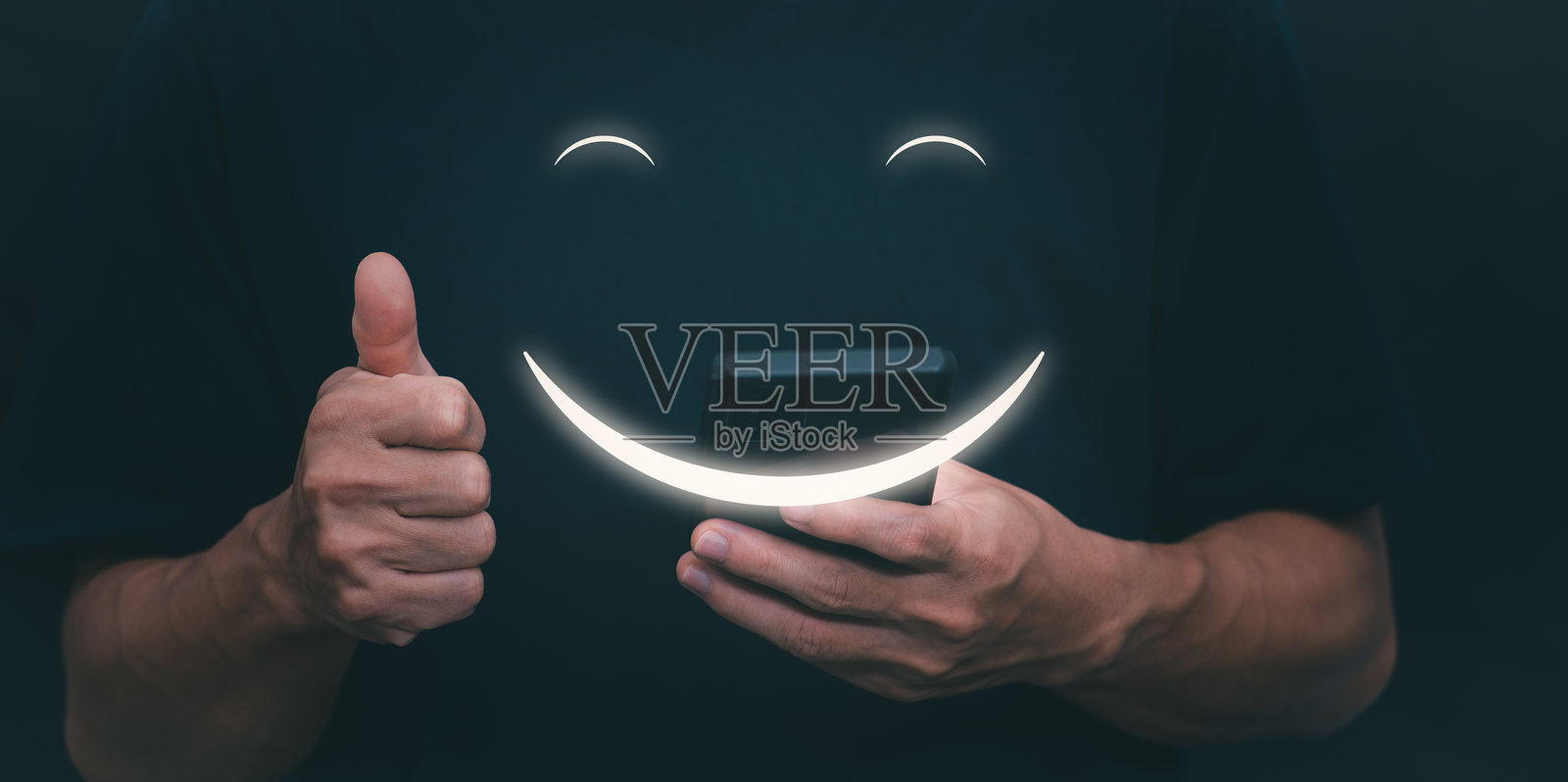 客户服务最佳优秀商业评分体验。满意度调查概念。用户在在线应用程序上对服务体验进行评分,包括在线营销和业务流程。照片摄影图片