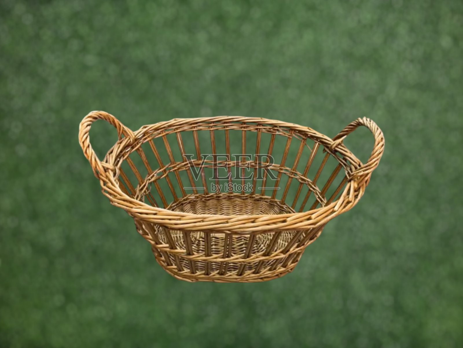 带把手的藤编篮子照片摄影图片