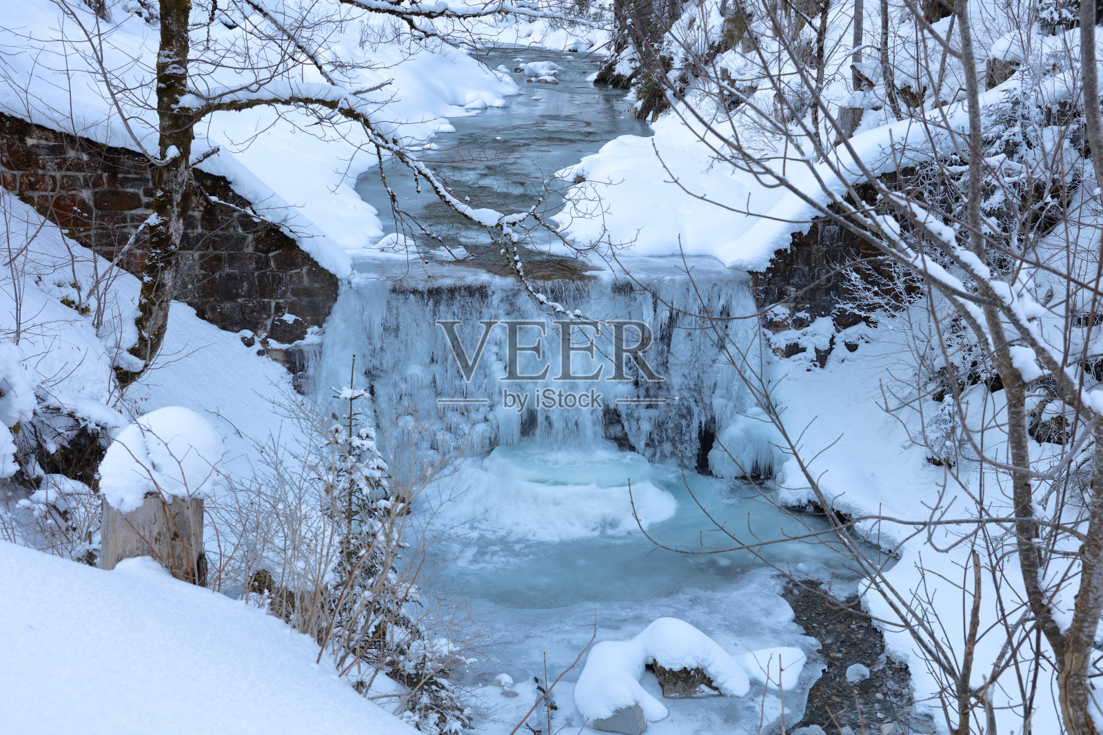 克莱因瓦尔斯特塔尔 - 巴尔根特巴赫 - 瀑布 - 冬季照片摄影图片