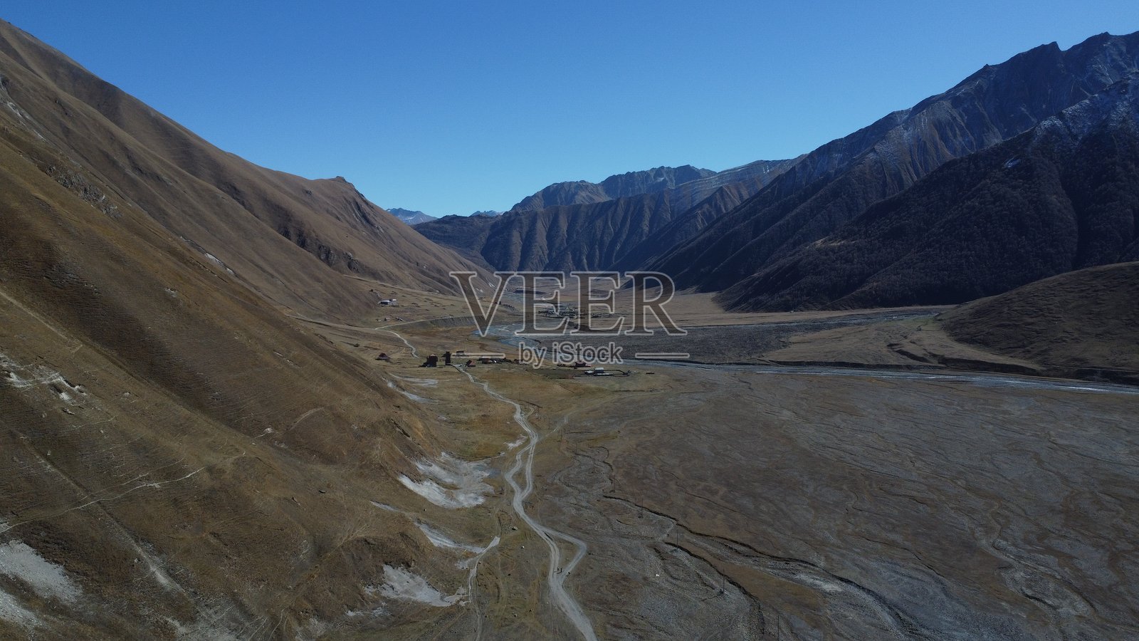 特鲁索谷及两个定居点照片摄影图片