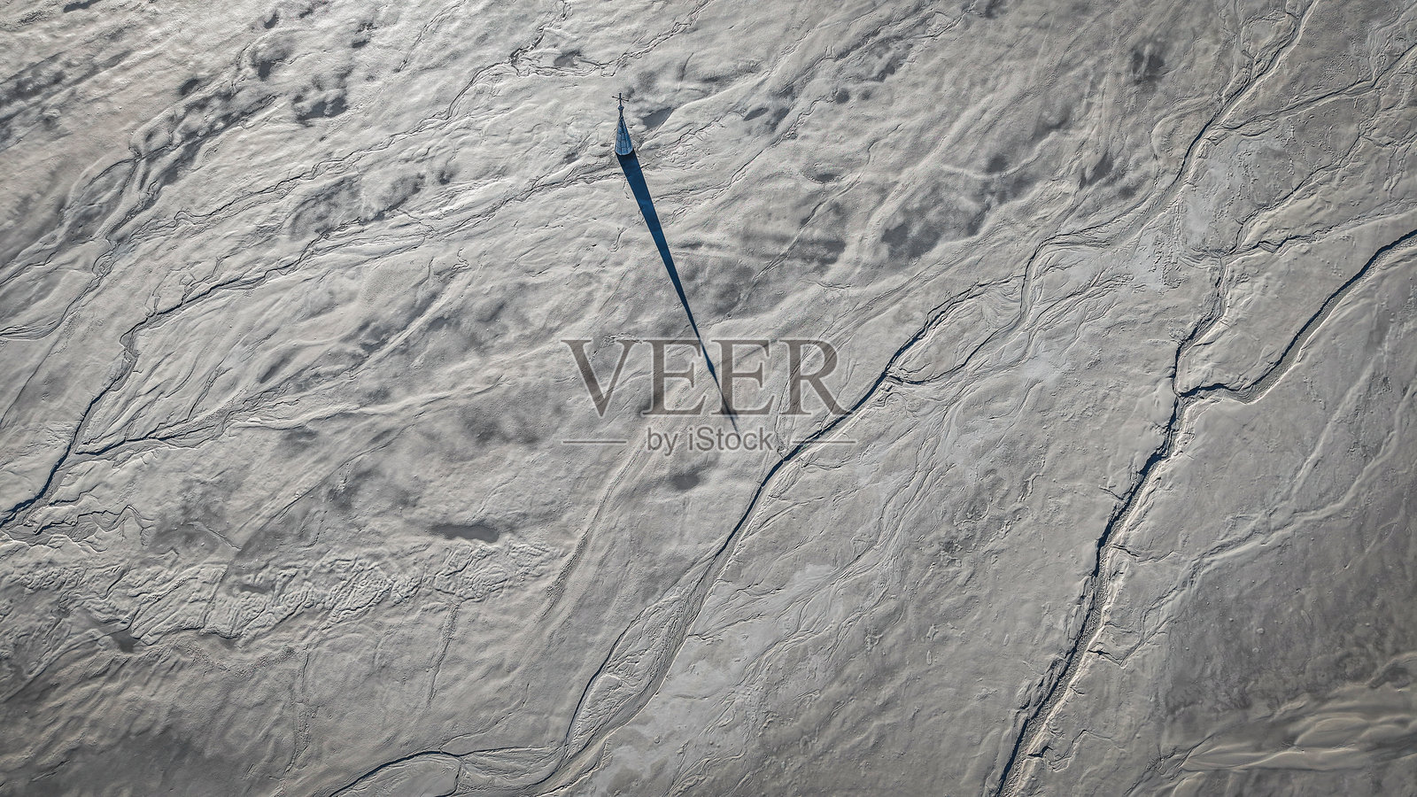 罗马尼亚罗斯亚蒙塔纳附近的格亚马纳铜矿开采造成的自然污染和水体污染照片摄影图片