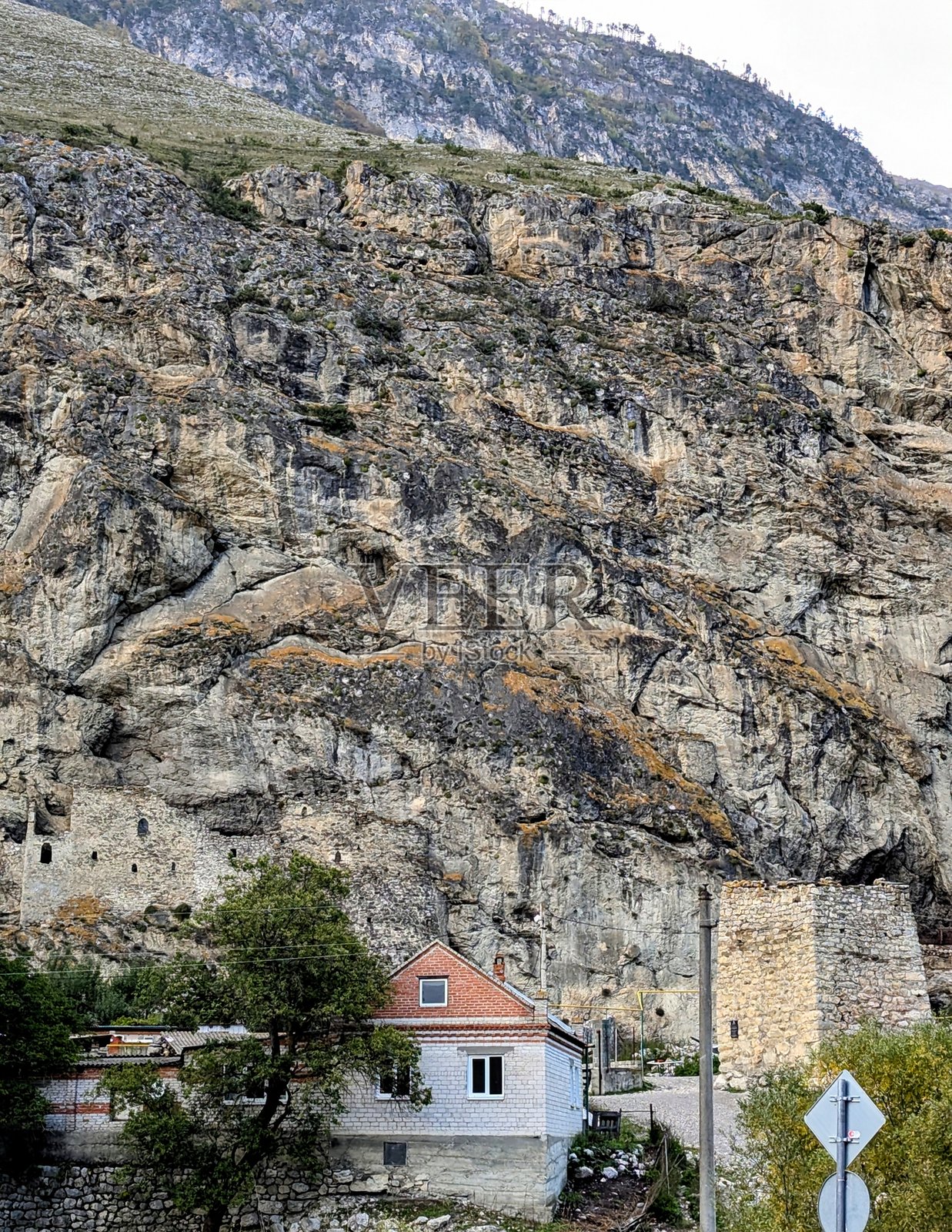 山中的岩石照片摄影图片