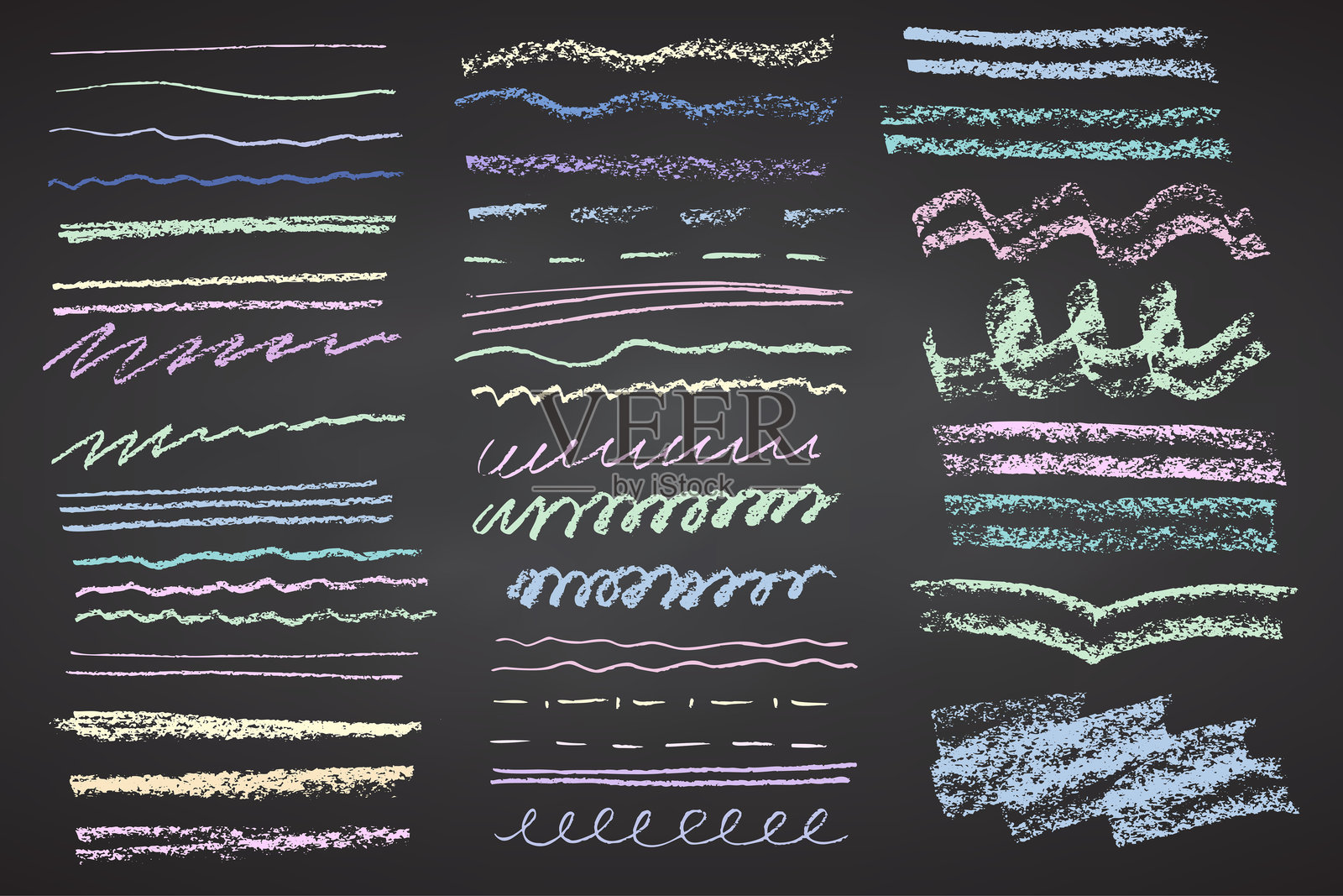 炭笔手绘的卷曲线条、飞溅、涂鸦和形状。黑色黑板上的彩色元素。粗糙的粉笔涂鸦纹理。粗糙的蜡笔笔触。矢量插图。插画图片素材