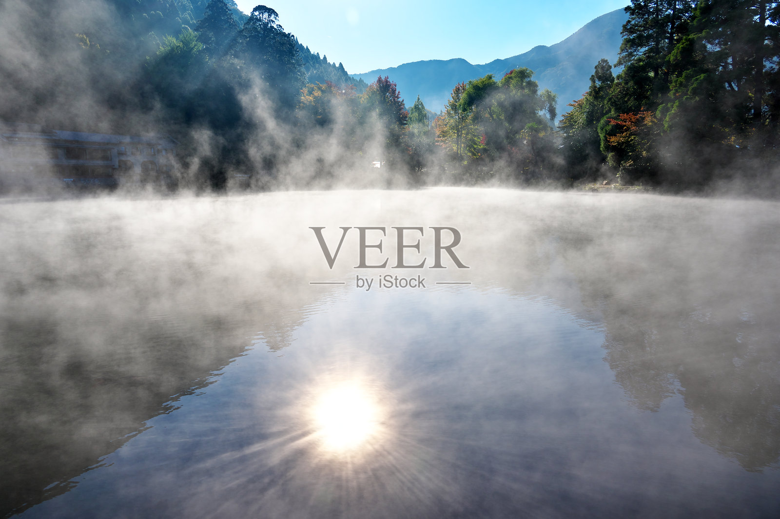 金麟湖上的晨雾照片摄影图片