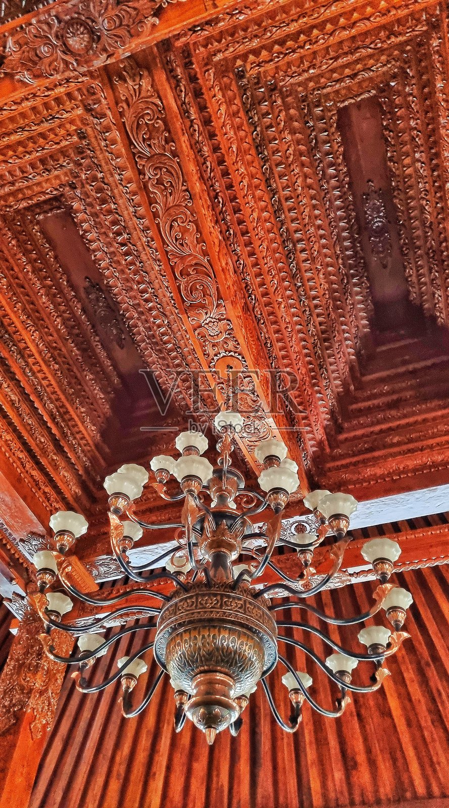 传统吊灯照片摄影图片