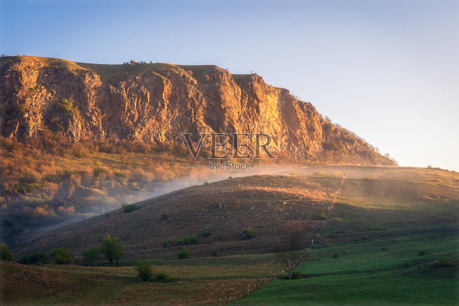 寒冷的早晨照片摄影图片