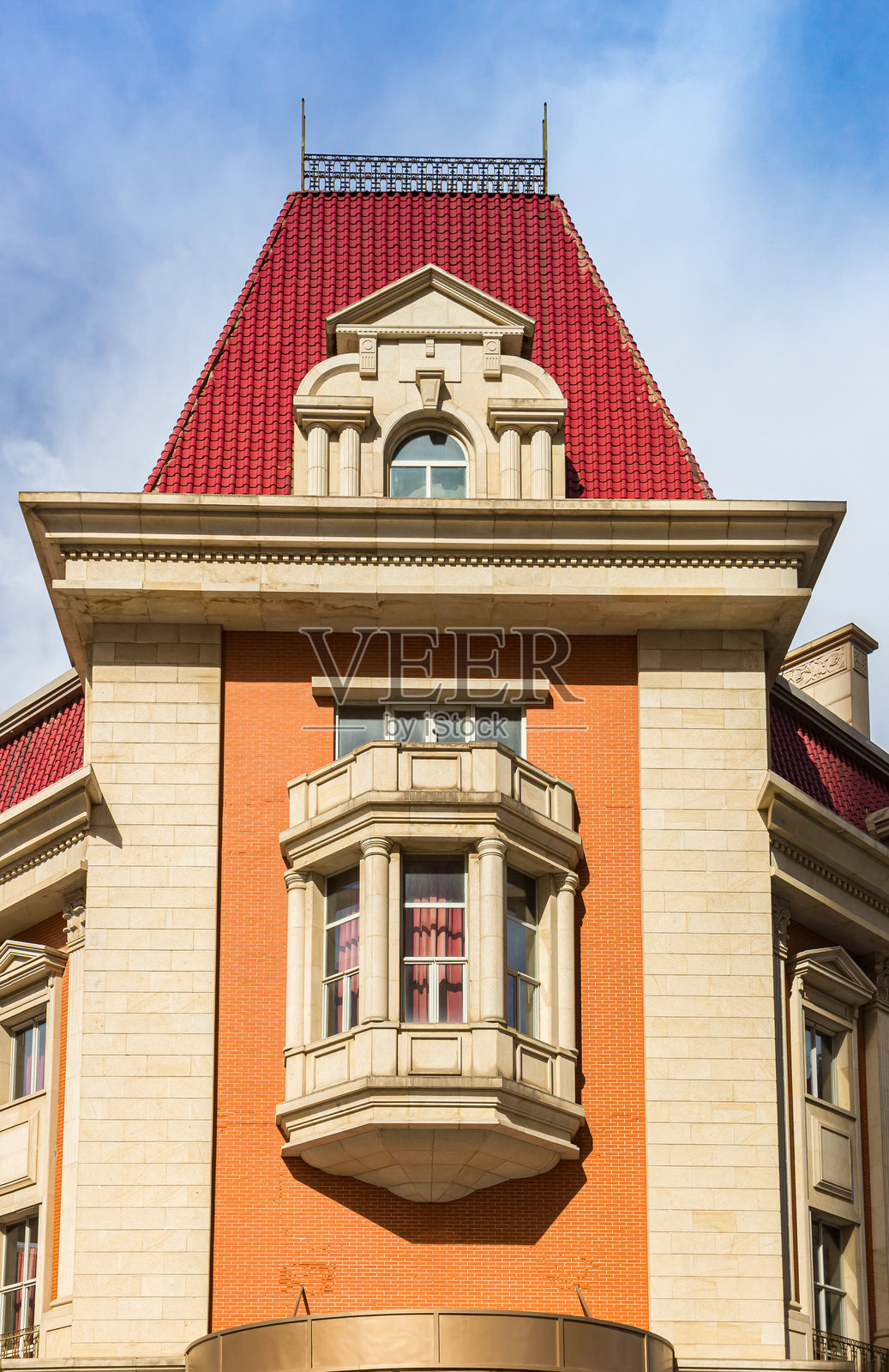 天津一座历史悠久的租界建筑的角落照片摄影图片