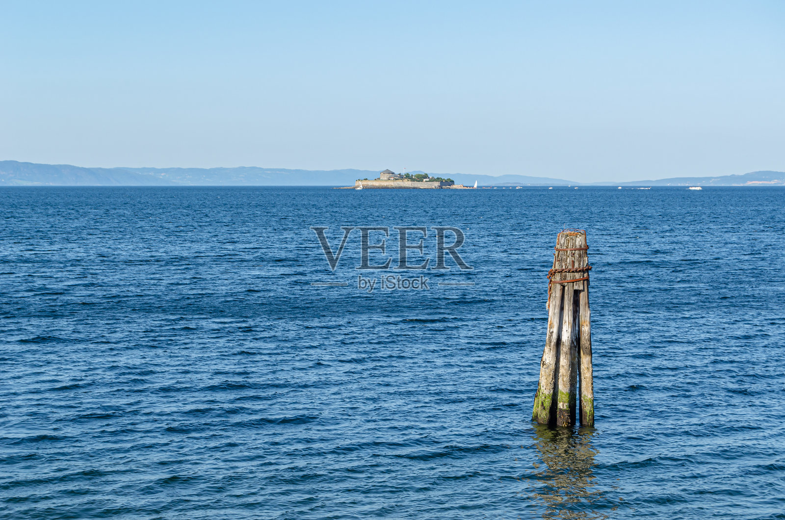 挪威特隆赫姆峡湾,从港口看到的景色照片摄影图片