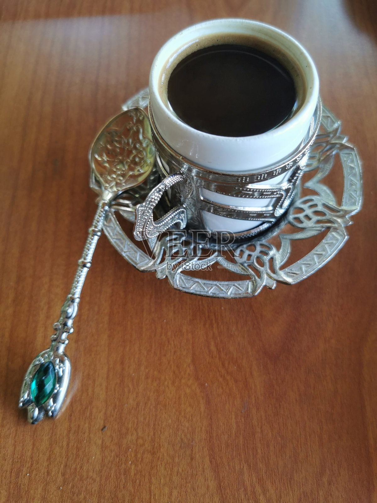 土耳其咖啡在非常小的锅中照片摄影图片