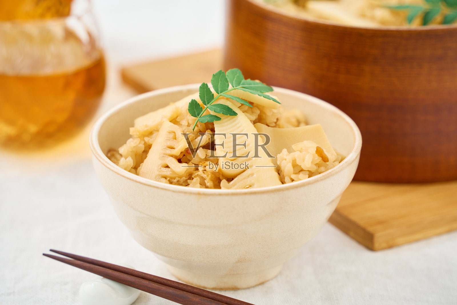 春季竹笋饭(竹の子ご飯)照片摄影图片