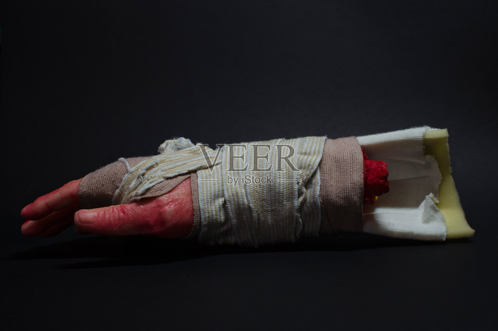 一个假塑料受伤的手照片摄影图片