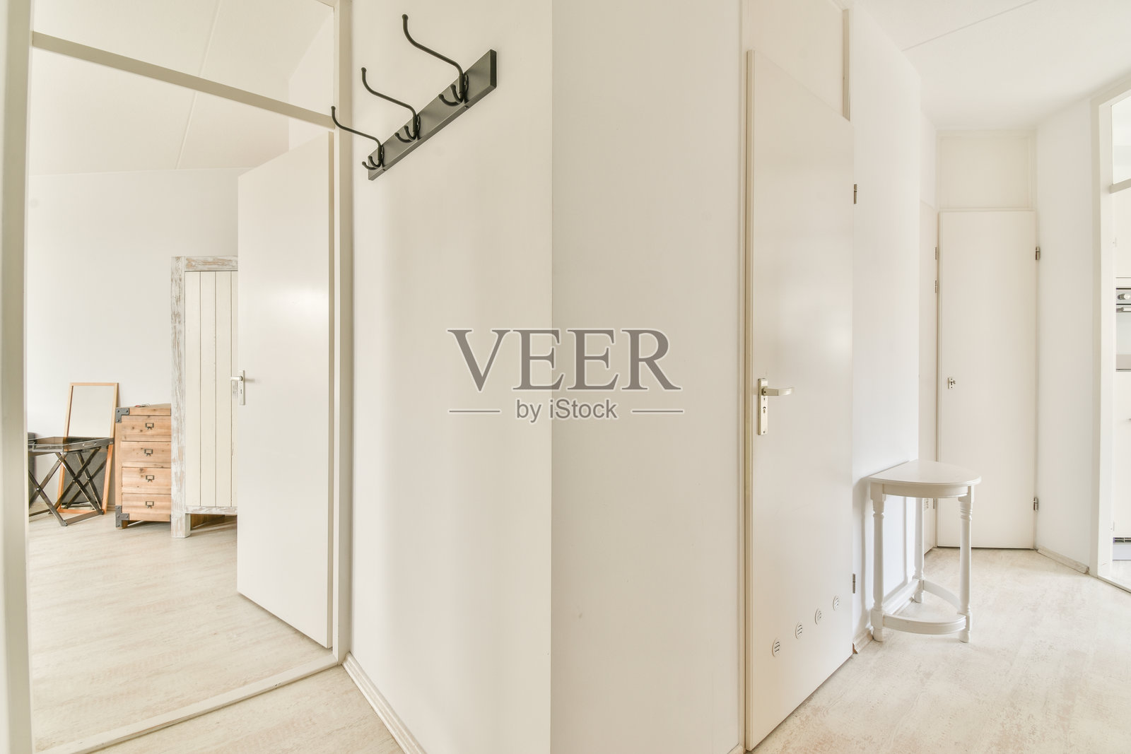 宽敞房间的内部照片摄影图片