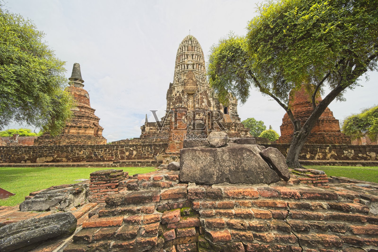 泰国大城府的拉差布拉那寺。照片摄影图片