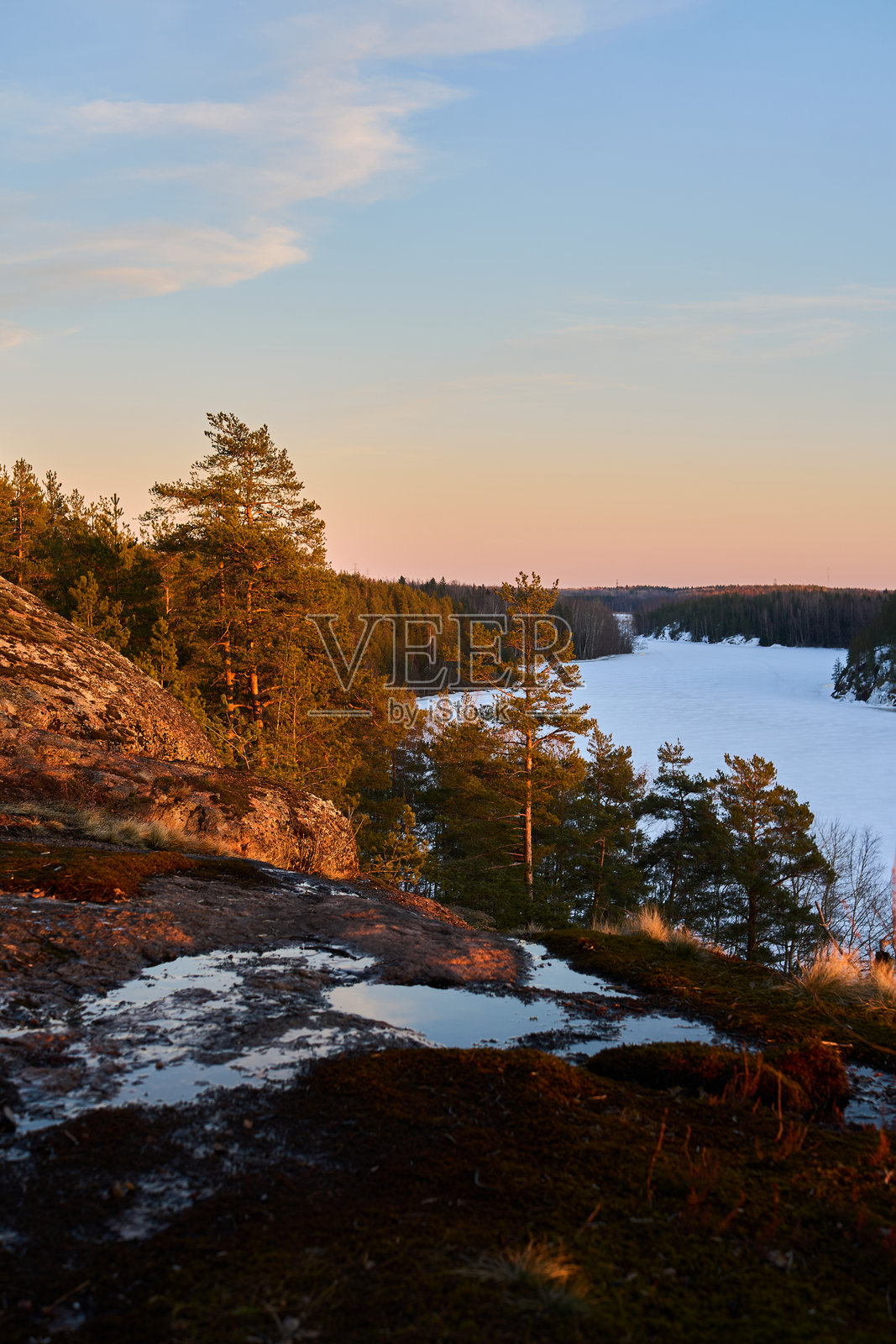 列宁格勒地区悬崖的景观照片摄影图片