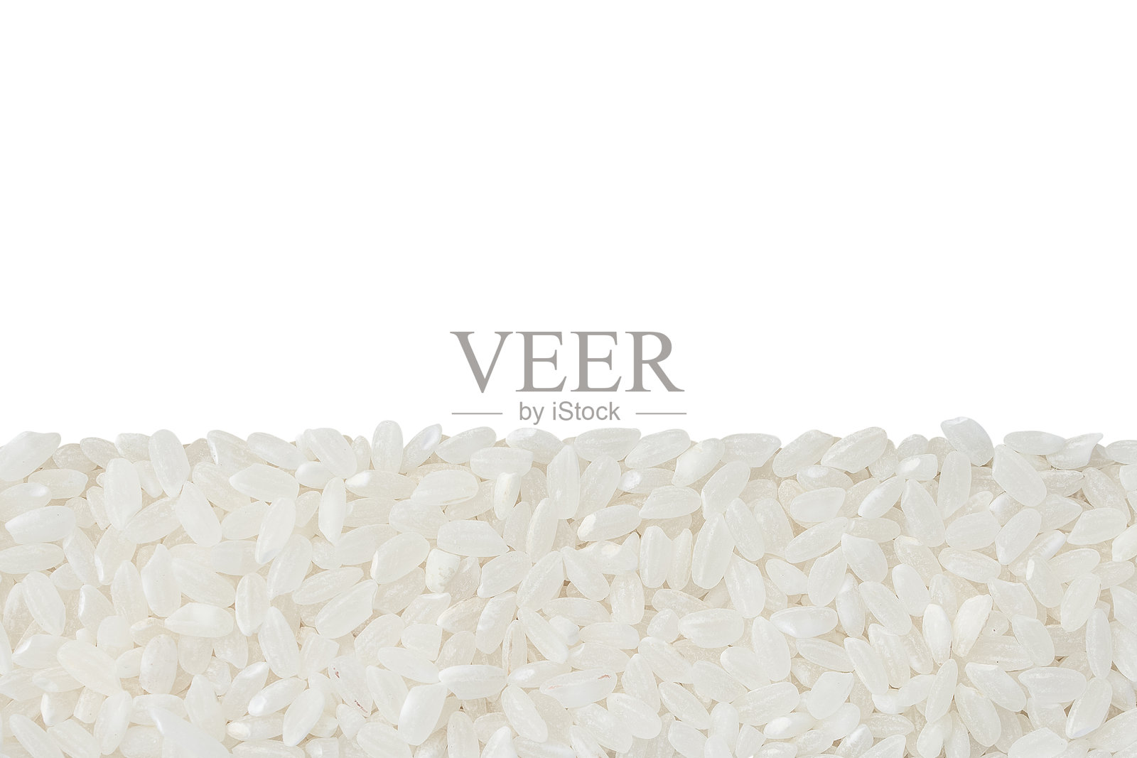 白色背景上的白米粒特写。照片摄影图片