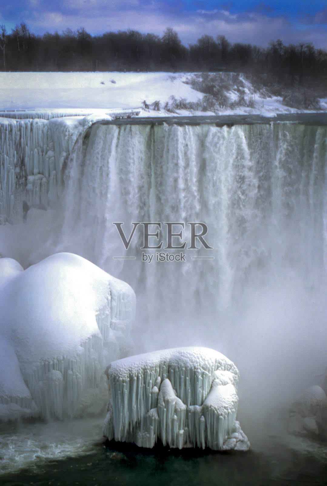 冬季的尼亚加拉大瀑布照片摄影图片