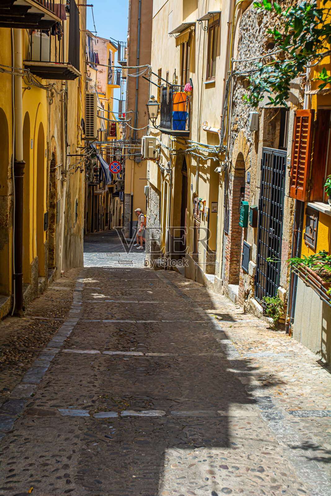 切法卢古镇狭窄的街道照片摄影图片