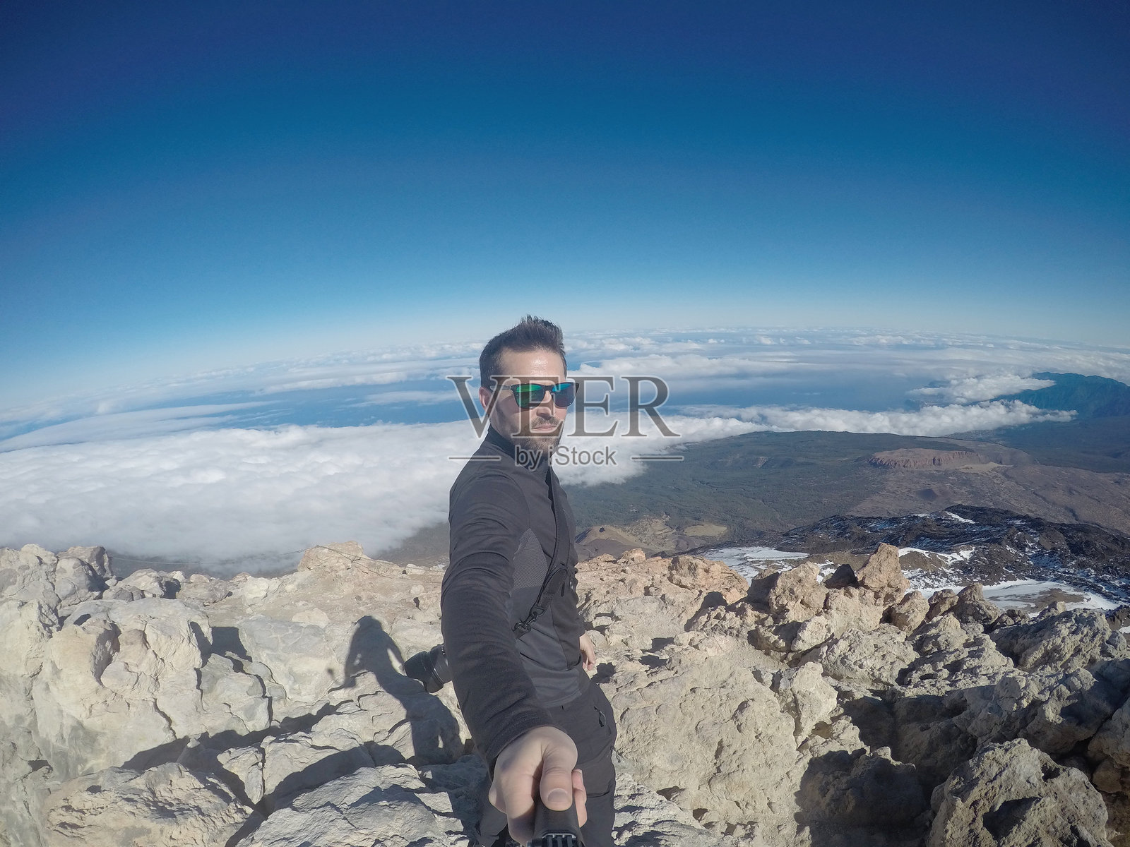 热门旅行目的地:加那利群岛。攀登特德火山。火山徒步旅行照片摄影图片