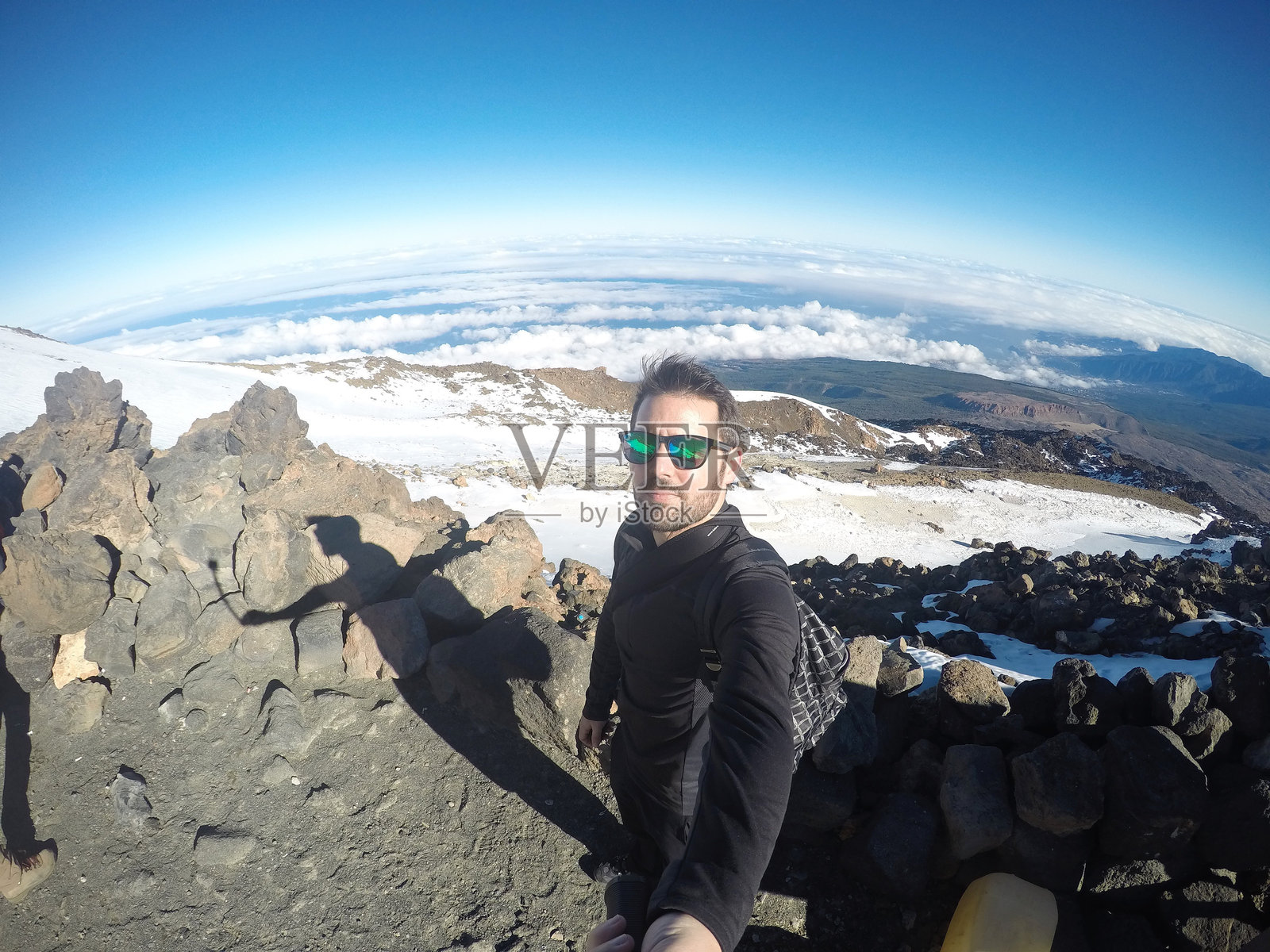 热门旅行目的地:加那利群岛。攀登特德火山。火山徒步旅行照片摄影图片