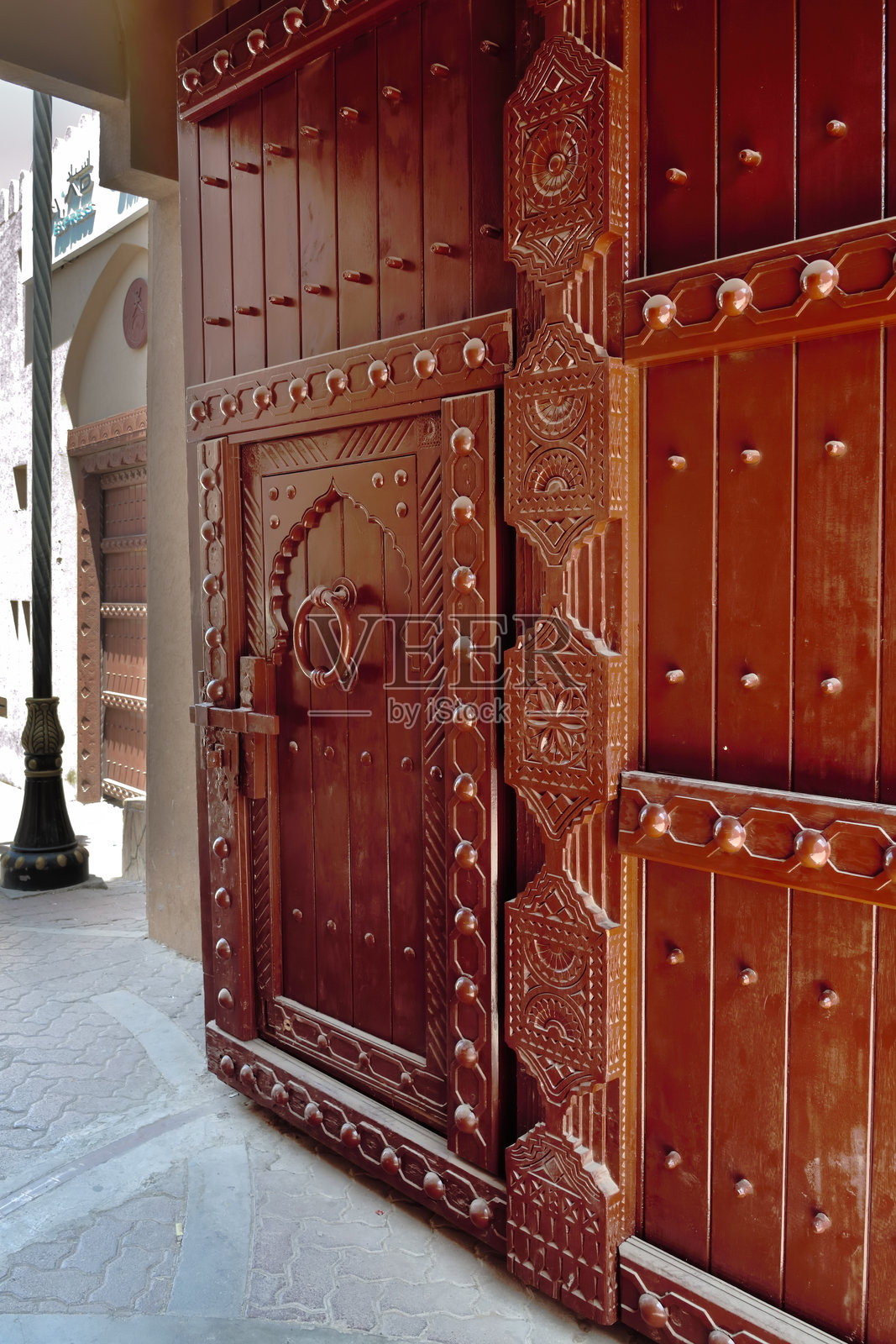 木门。尼兹瓦堡。阿曼照片摄影图片