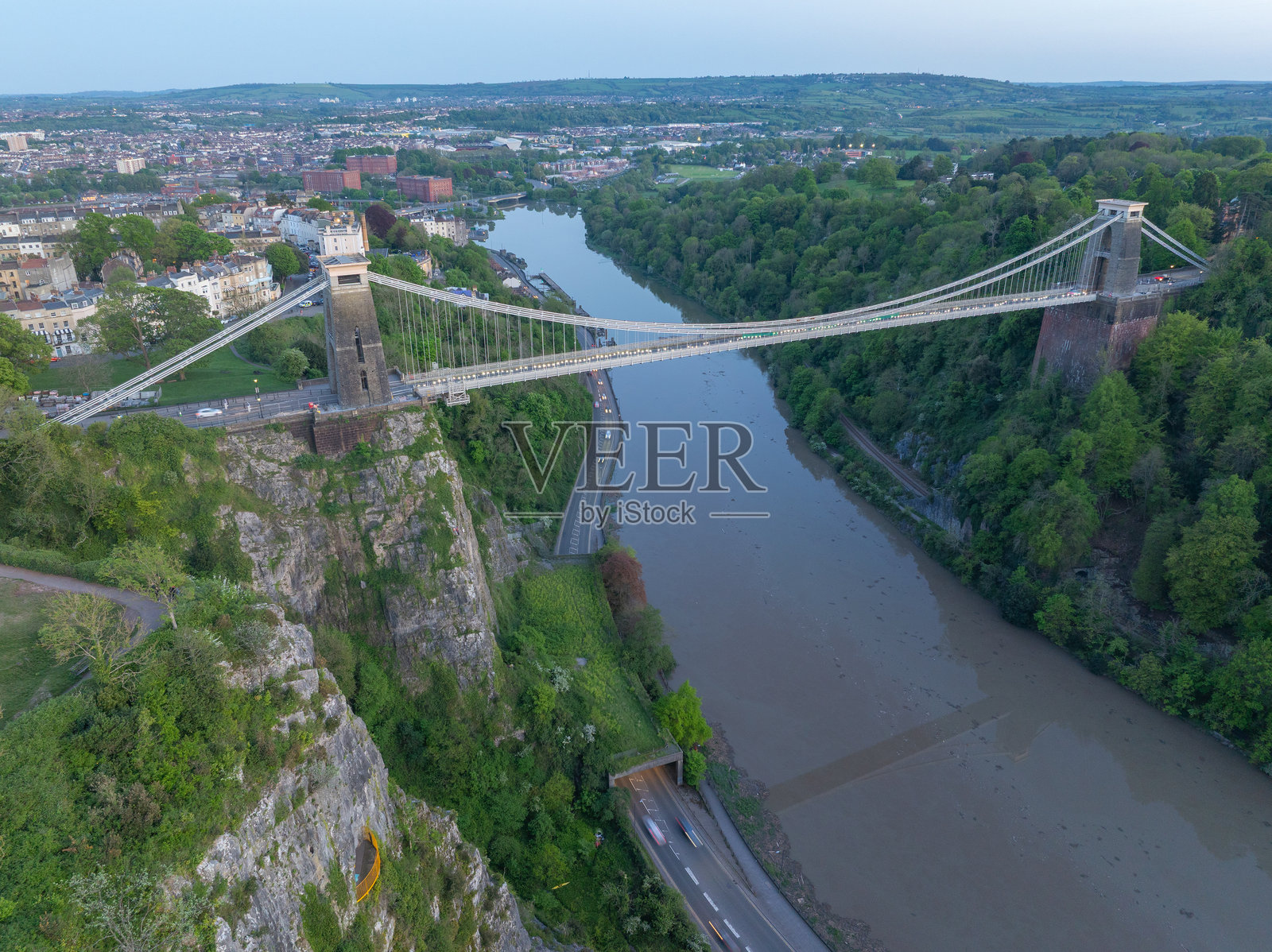 克利夫顿悬索桥与艾文河照片摄影图片
