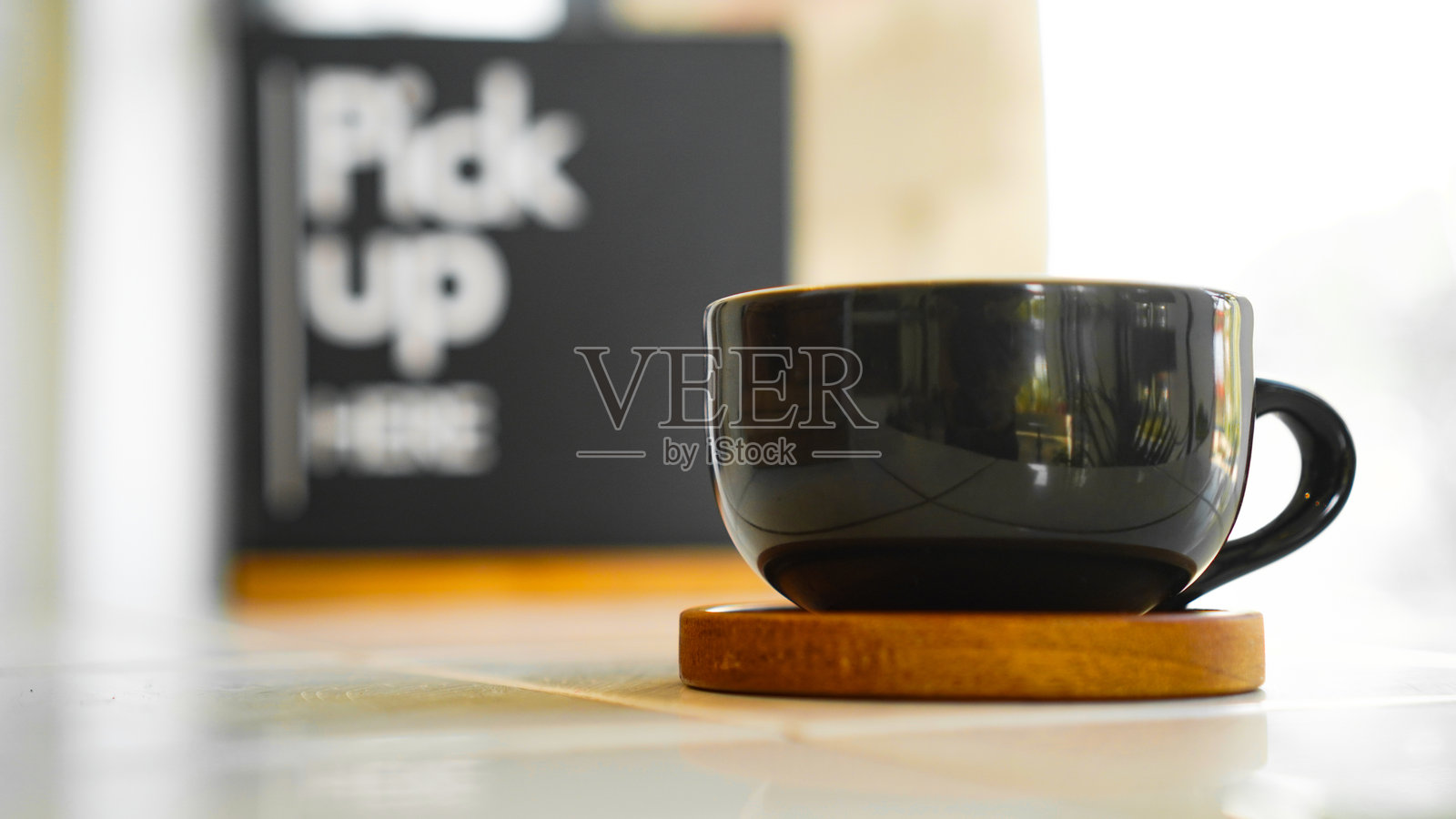 卡布奇诺咖啡杯照片摄影图片