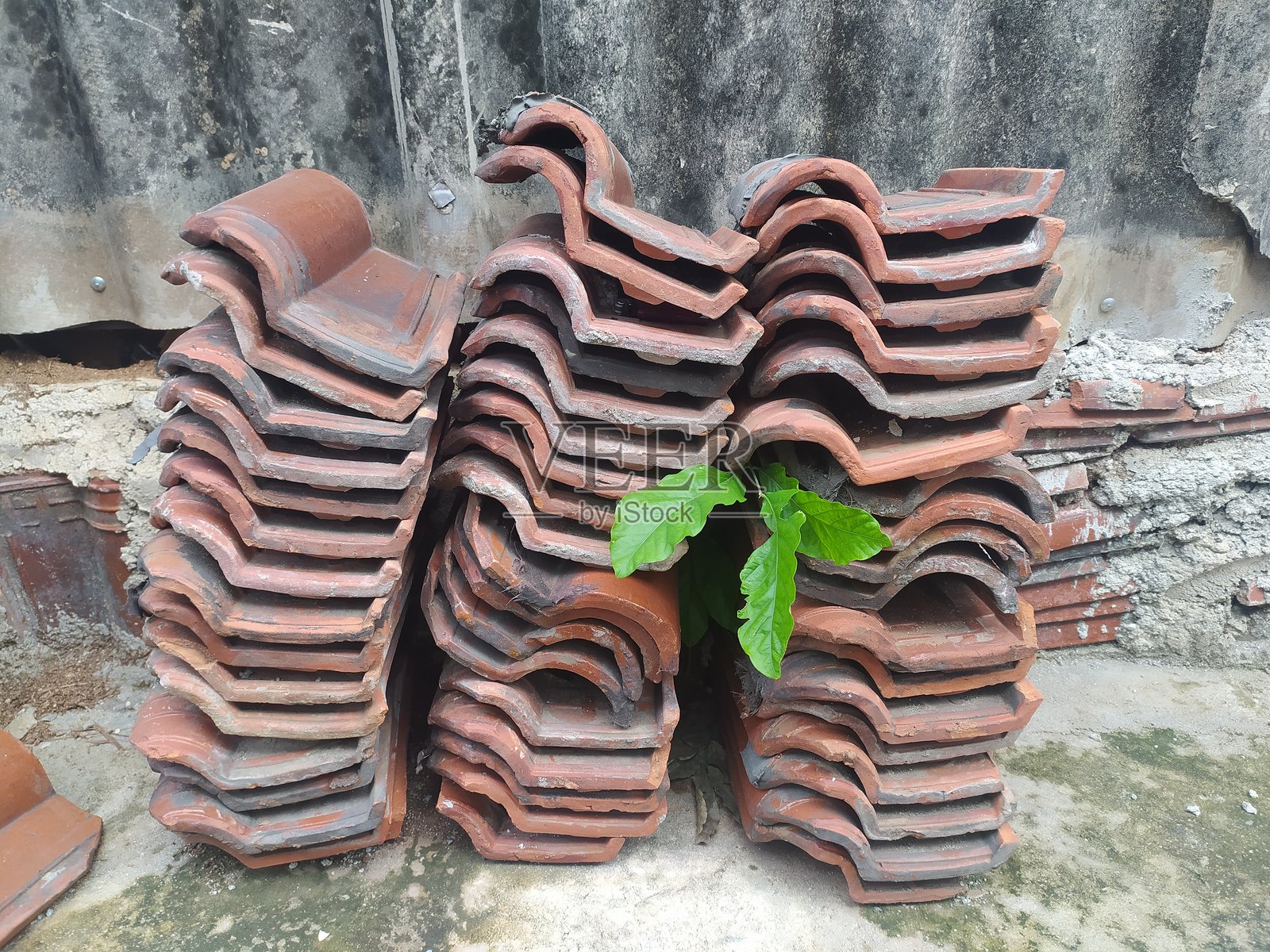 一堆未使用的瓷砖照片摄影图片