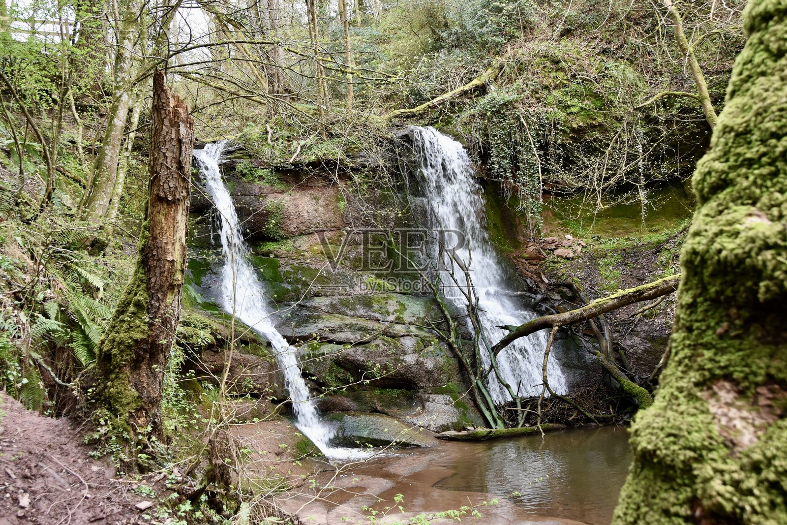 普威尔-伊-瓦赫(威尔士瀑布)照片摄影图片