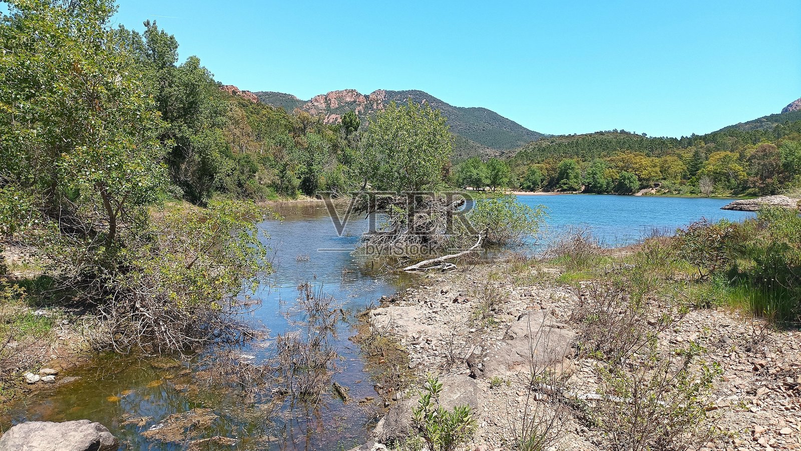 法国东南部的埃斯特雷尔山脉照片摄影图片