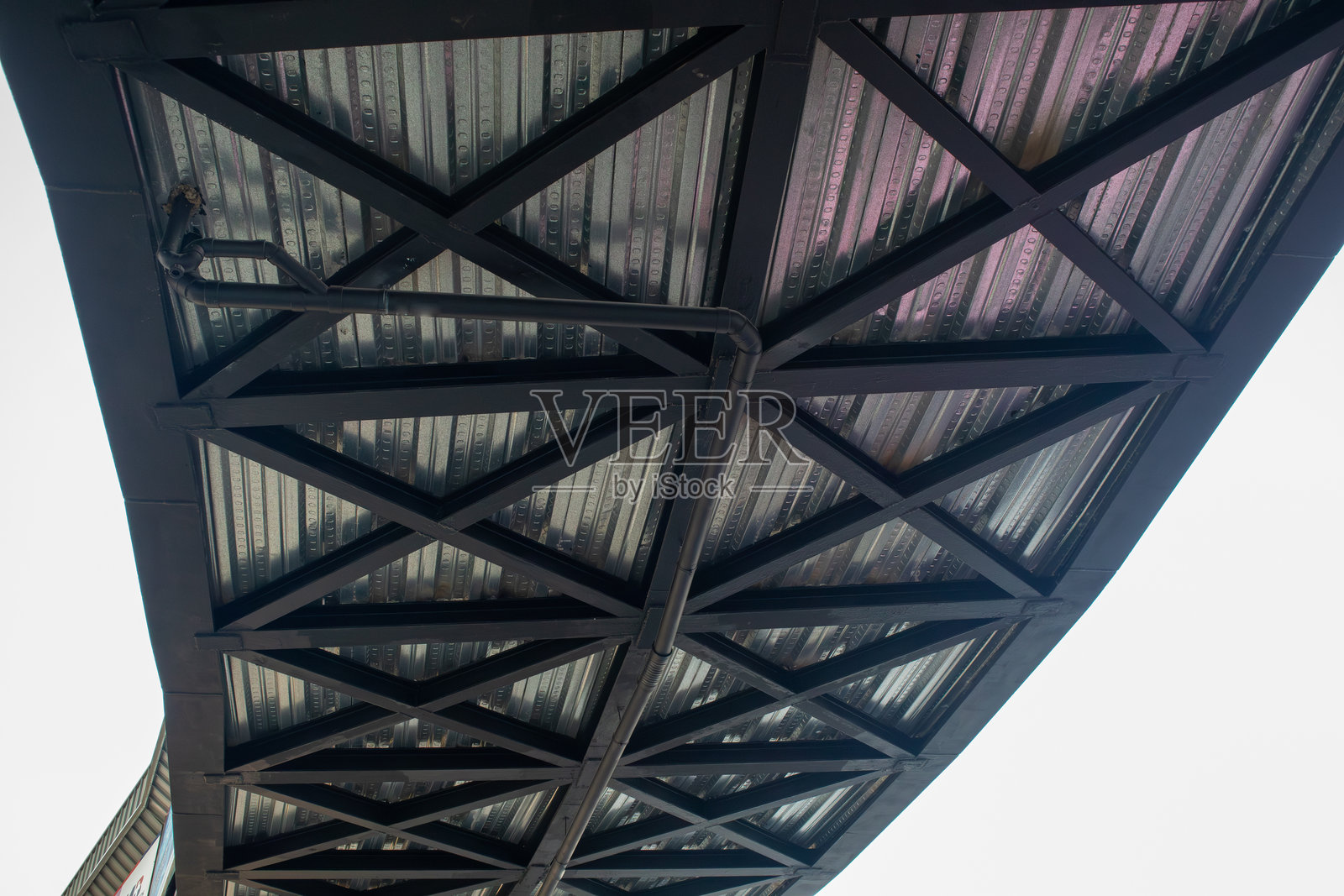 连接建筑物的空中走廊结构的桁架框架形状照片摄影图片