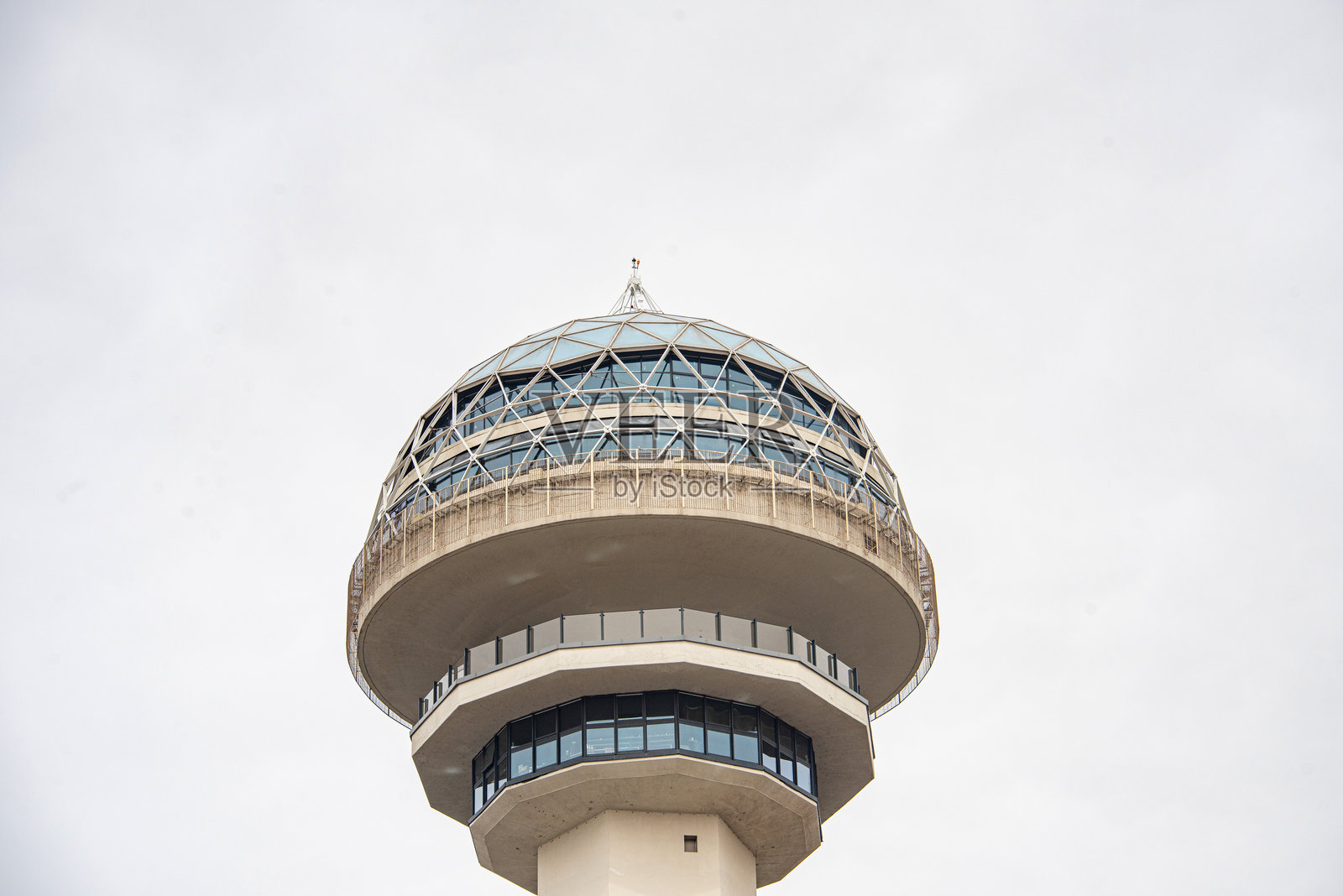 圆形观景塔的桁架结构照片摄影图片