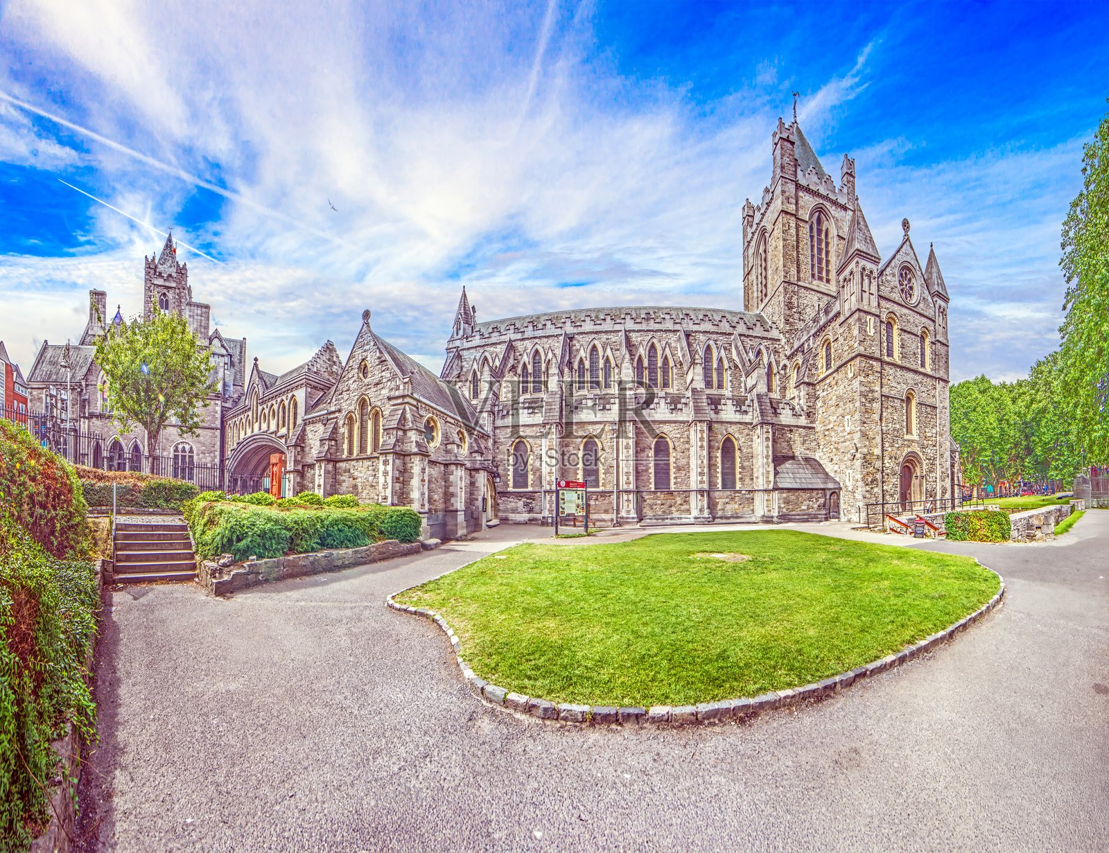 都柏林历史悠久的基督教堂大教堂,拥有令人惊叹的中世纪建筑。照片摄影图片