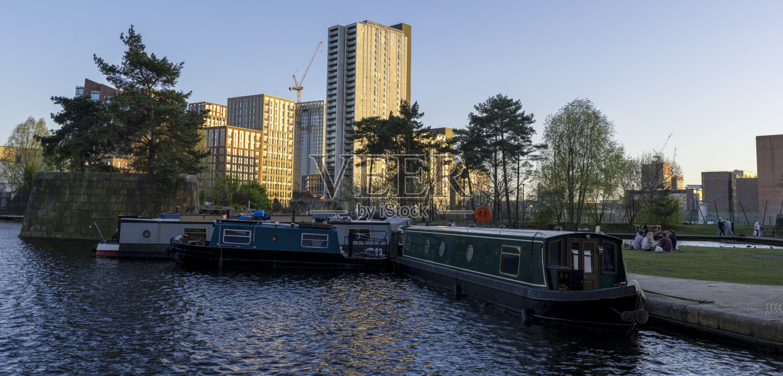 新伊斯灵顿日落全景。照片摄影图片