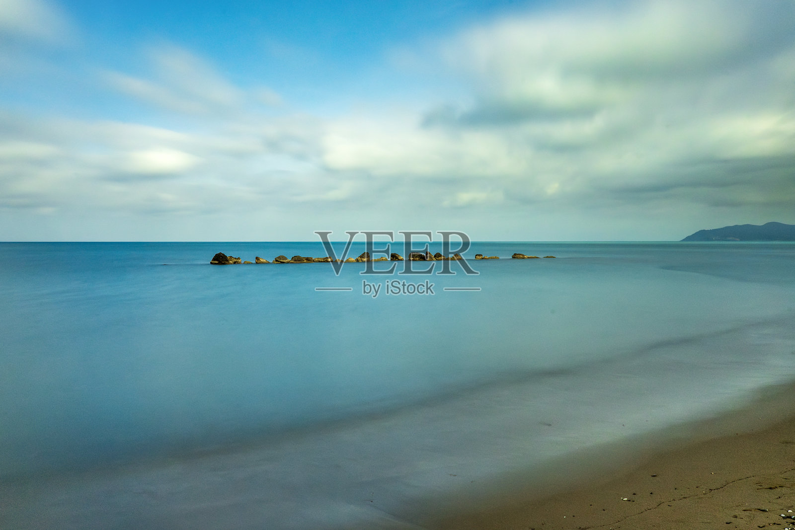 阿尔比尼亚海滩的清晨照片摄影图片