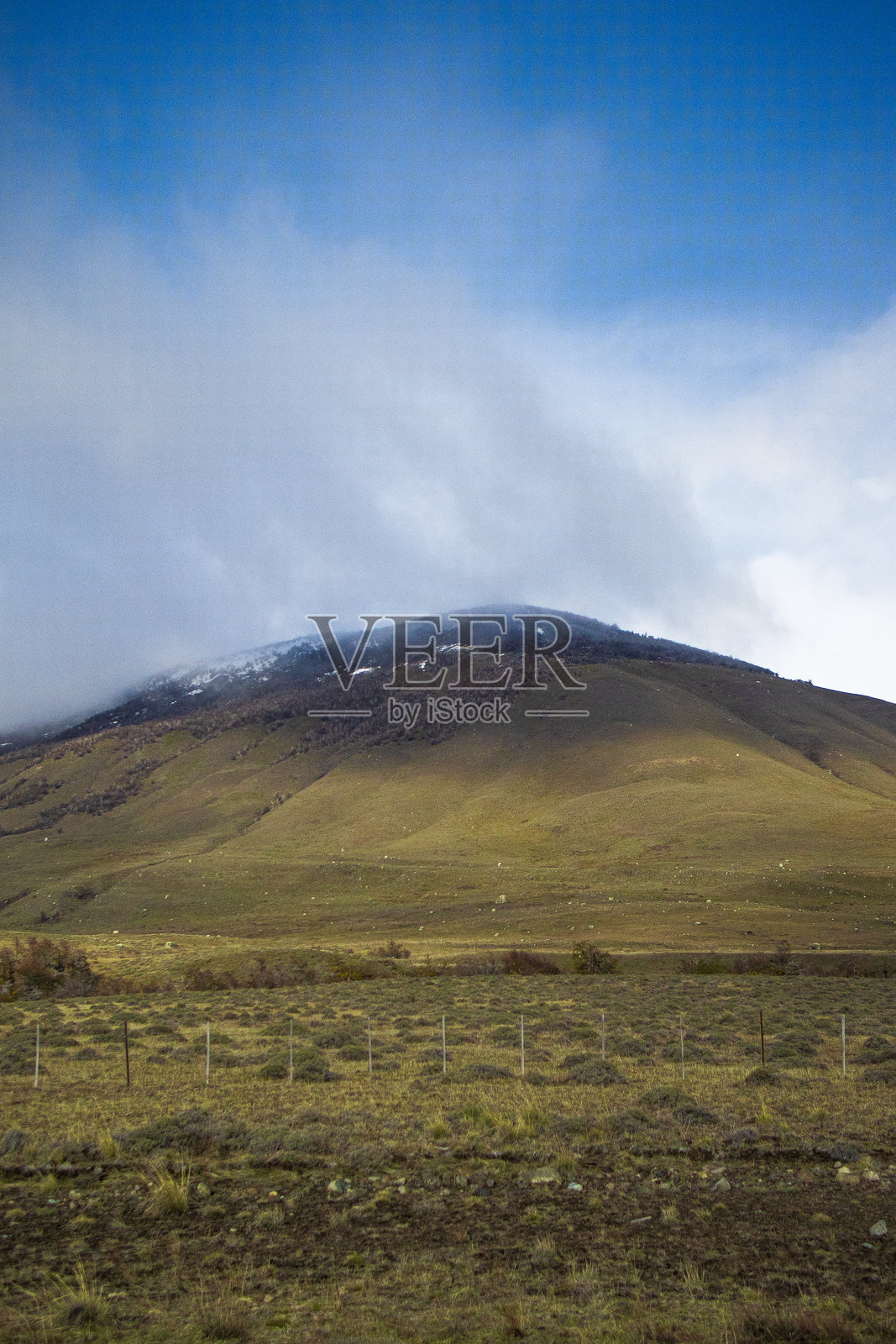 从布宜诺斯艾利斯到埃尔卡拉法特的旅程,展示阿根廷圣克鲁斯的壮丽景观照片摄影图片