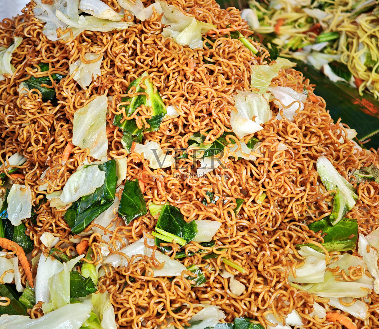 市场上的炒黄面照片摄影图片