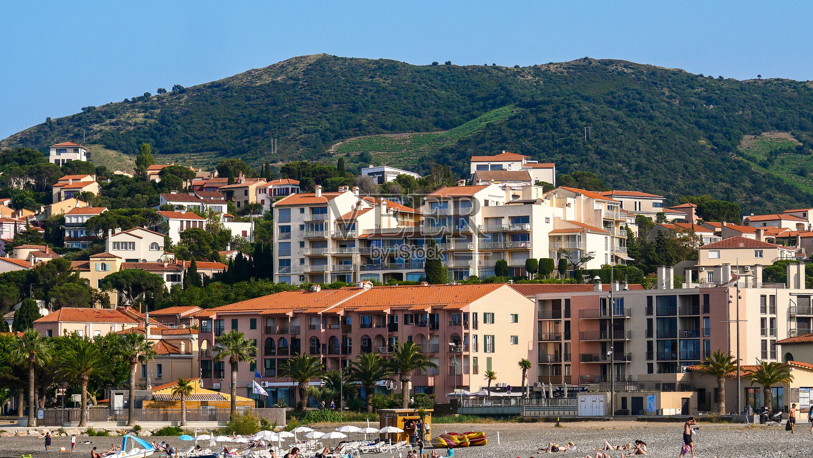 法国地中海沿岸的老度假小镇巴纽尔-苏尔-梅尔,度假胜地照片摄影图片