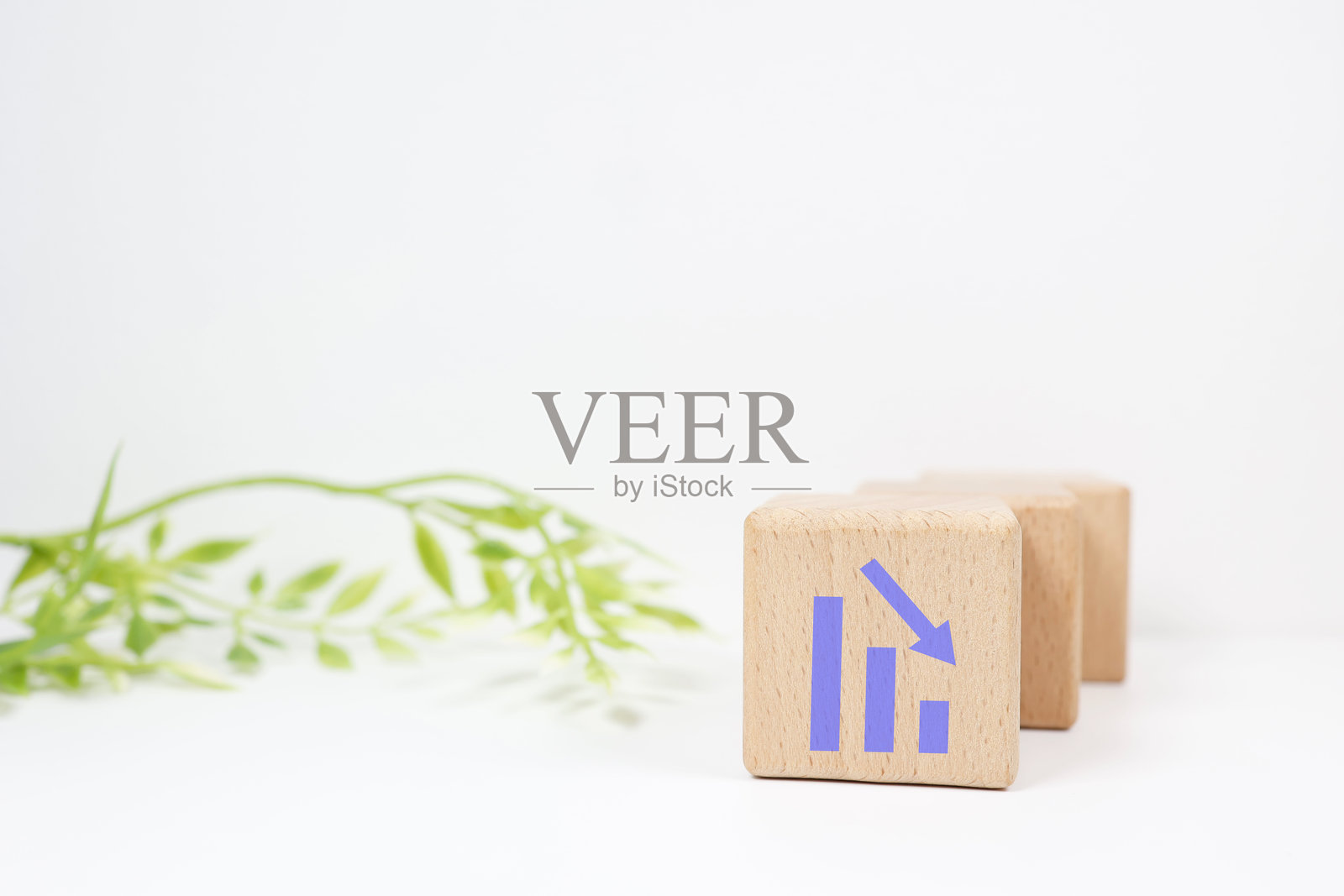 下降的柱状图照片摄影图片